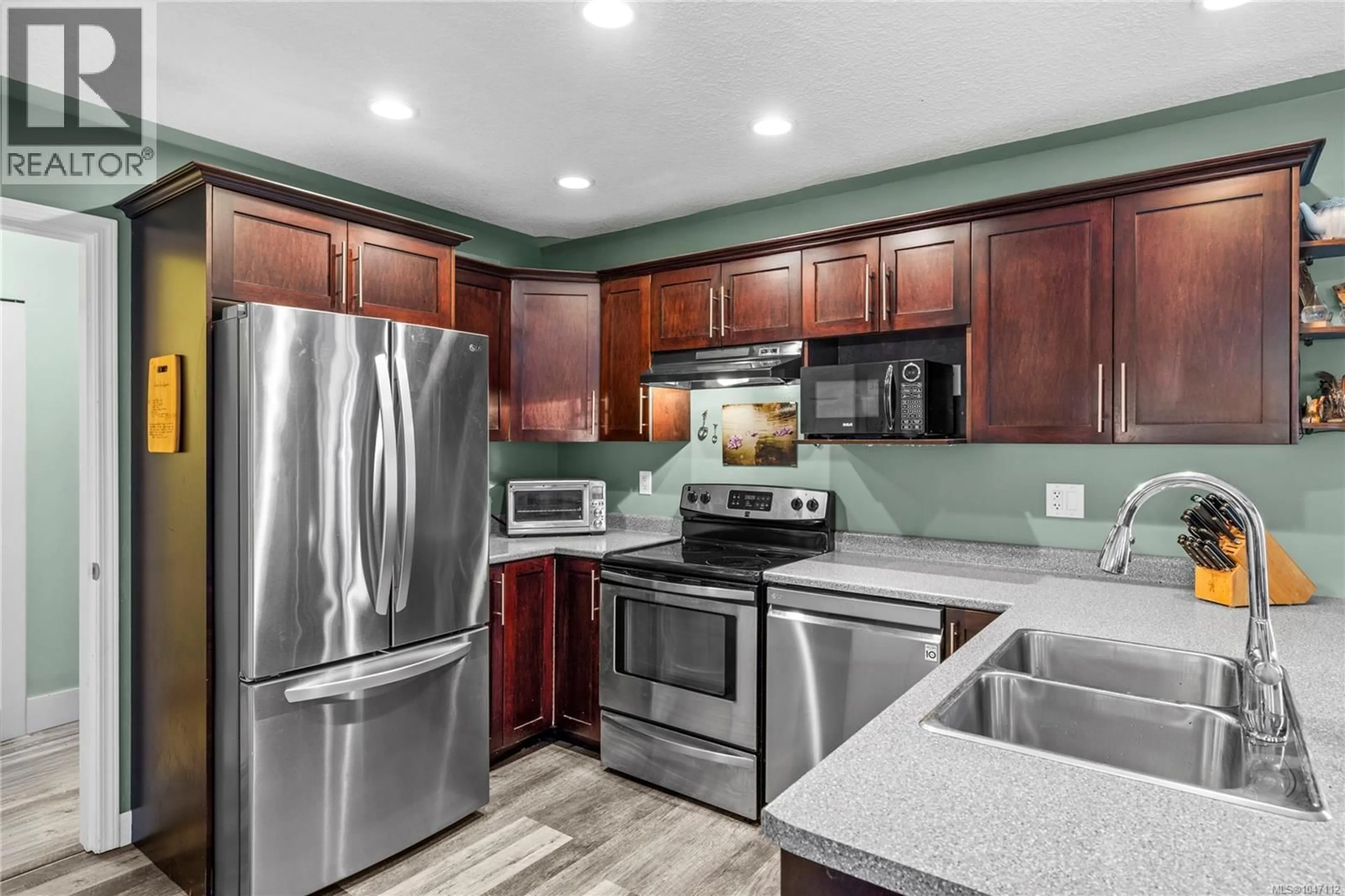 Standard kitchen, unknown for 9625 ASKEW CREEK DRIVE, Chemainus British Columbia V0R1K3