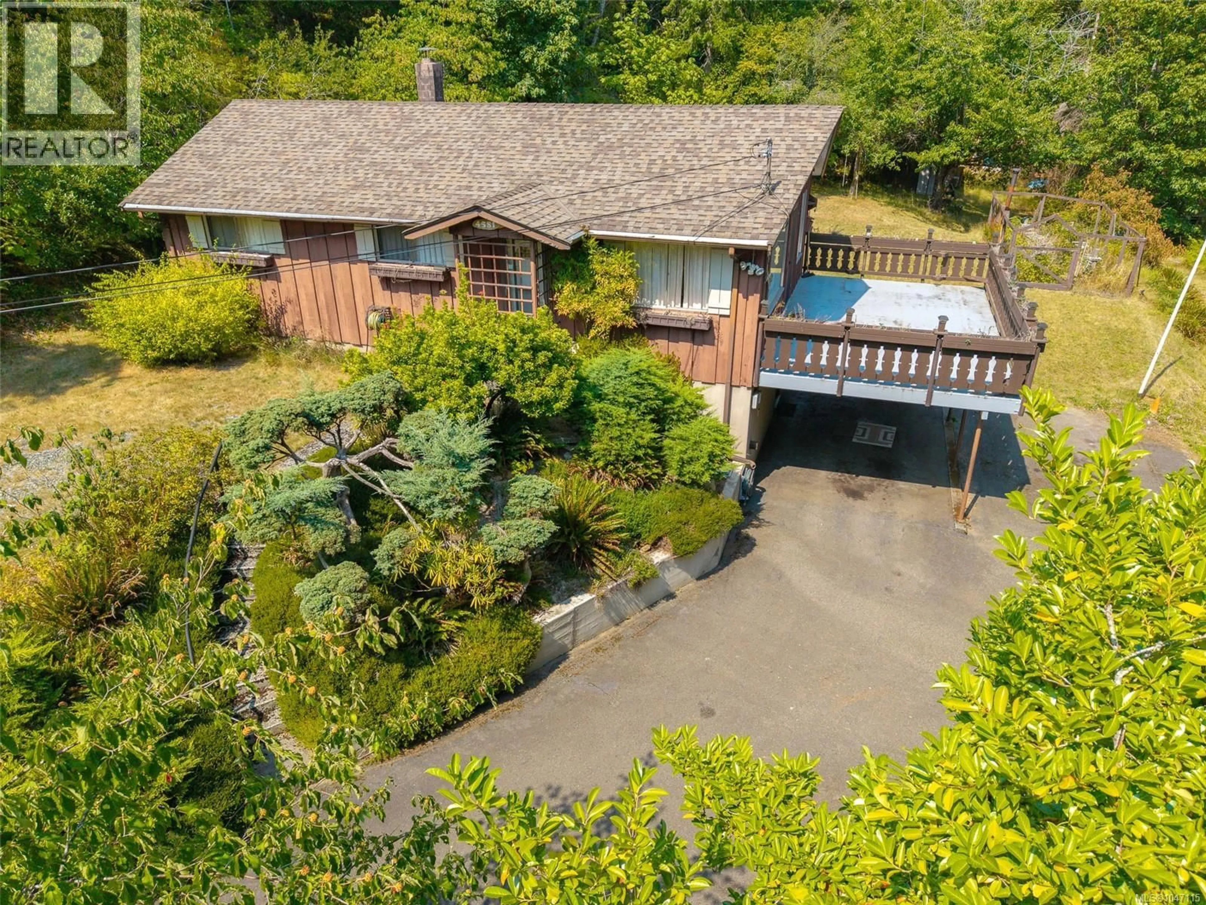 A pic from outside/outdoor area/front of a property/back of a property/a pic from drone, unknown for 4581 WELLINGTON AVENUE, Port Alberni British Columbia V9Y7L4