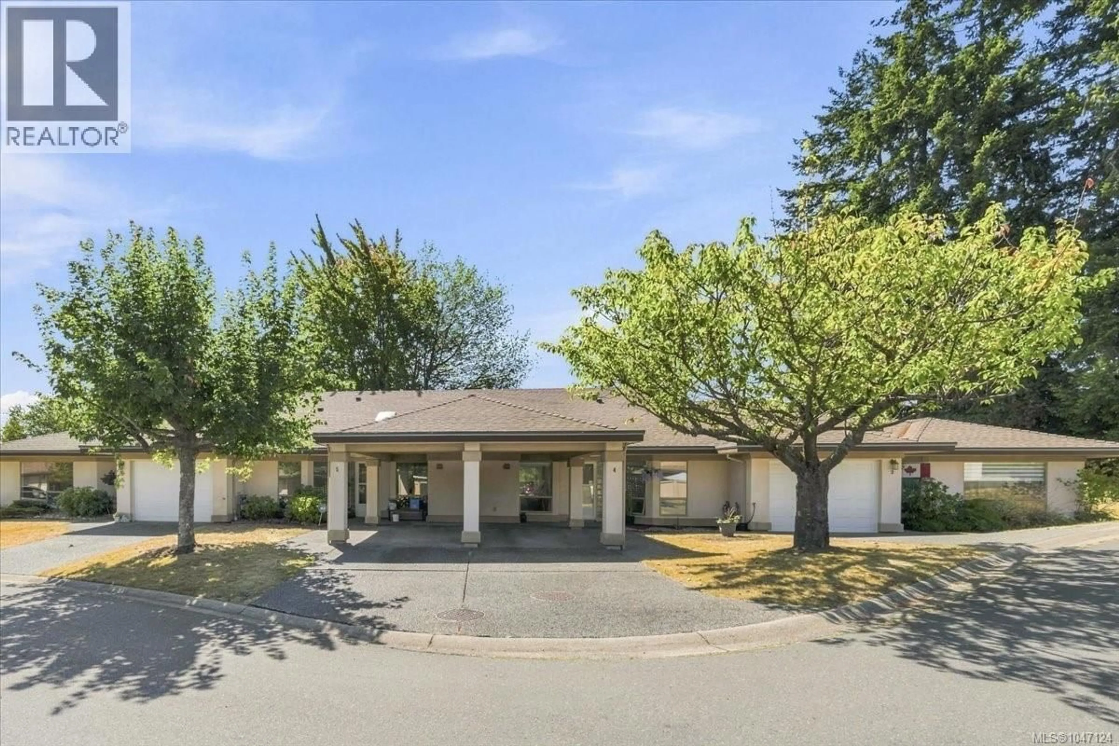 A pic from outside/outdoor area/front of a property/back of a property/a pic from drone, unknown for 4 - 310 PYM STREET, Parksville British Columbia V9P2P4