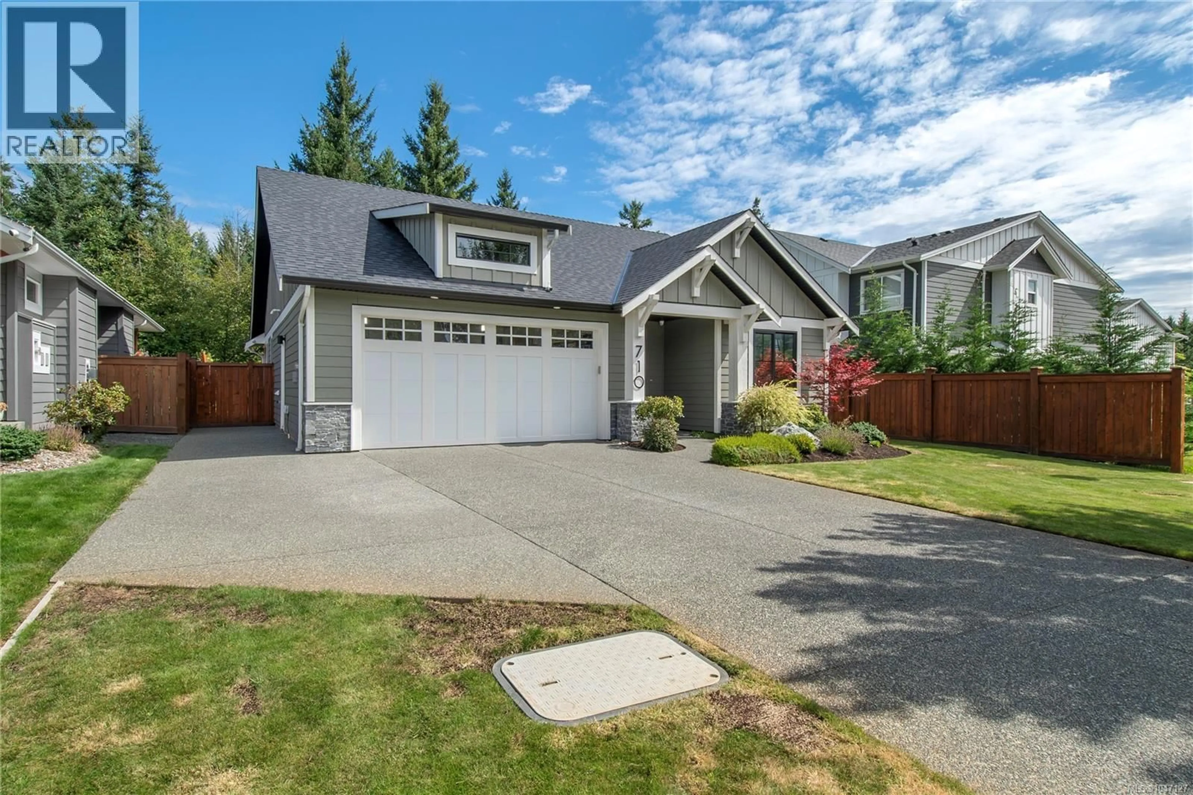 Home with vinyl exterior material, street for 710 SALAL STREET, Campbell River British Columbia V9H0E6