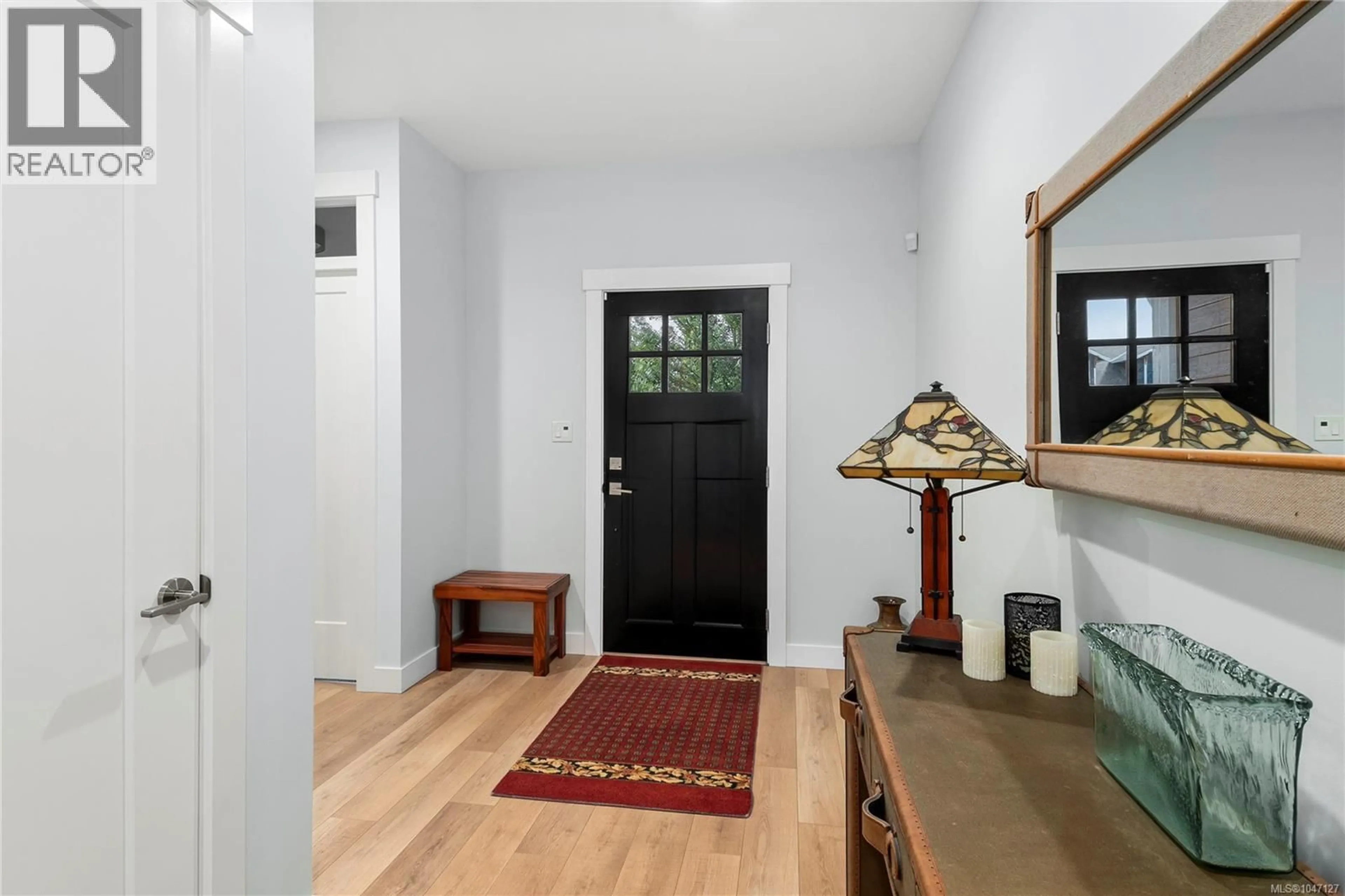 Indoor entryway for 710 SALAL STREET, Campbell River British Columbia V9H0E6