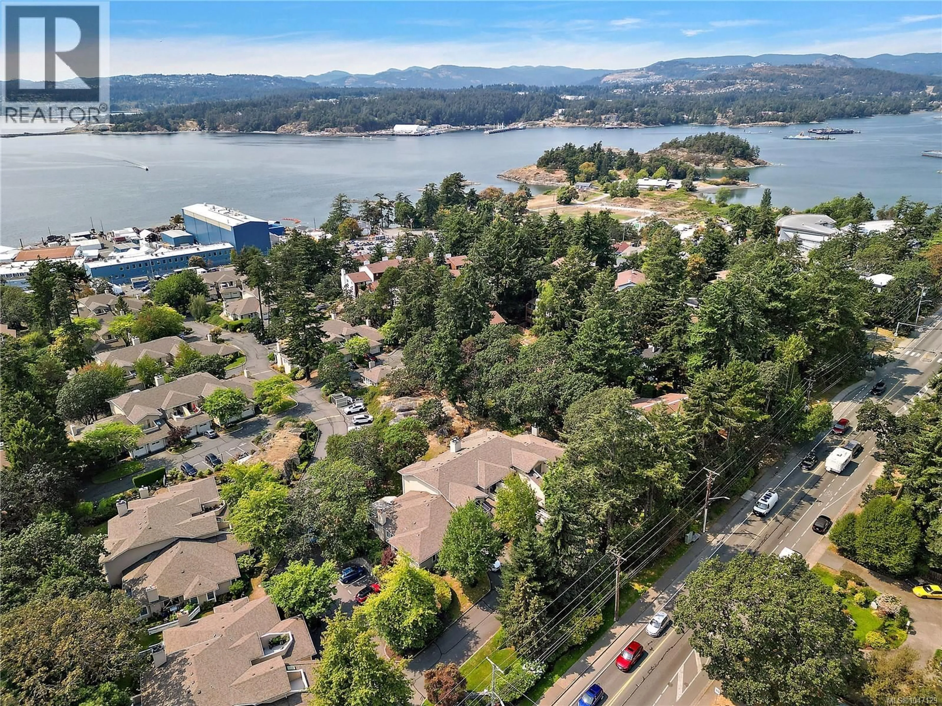 A pic from outside/outdoor area/front of a property/back of a property/a pic from drone, water/lake/river/ocean view for 5 - 909 ADMIRALS ROAD, Esquimalt British Columbia V9A2P1