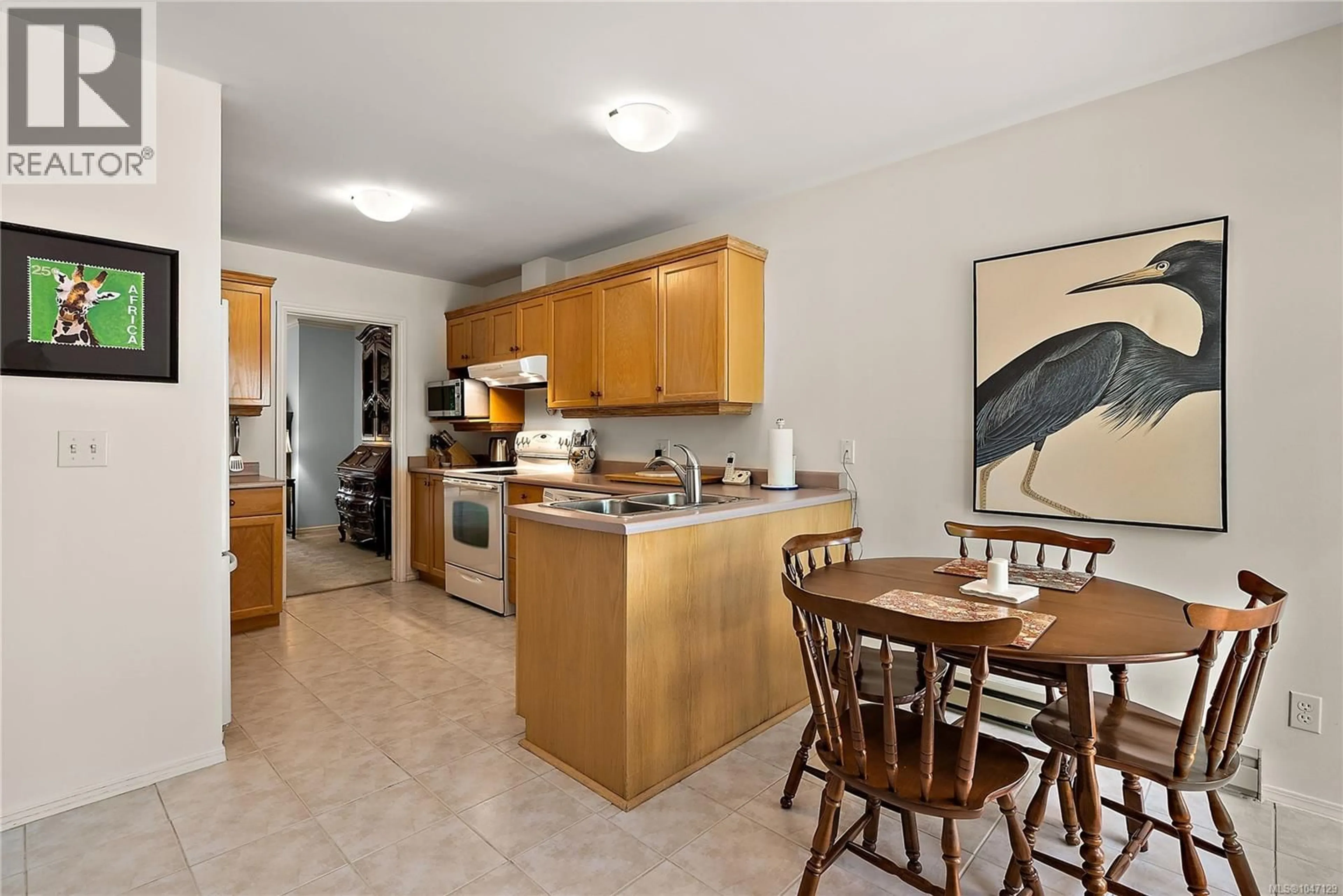 Standard kitchen, unknown for 5 - 909 ADMIRALS ROAD, Esquimalt British Columbia V9A2P1