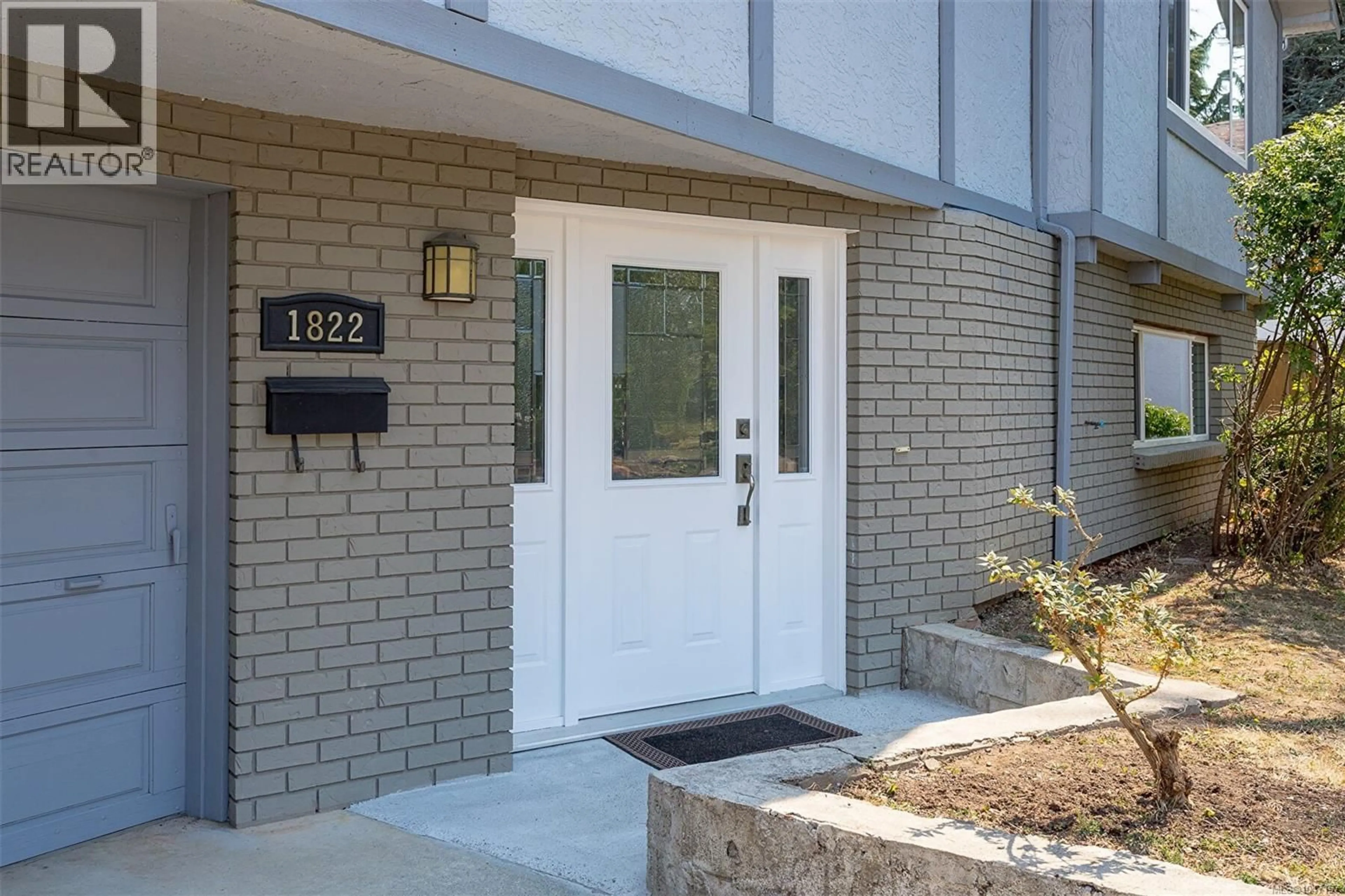 Unknown for 1822 FAIRHURST AVENUE, Saanich British Columbia V8N1P4