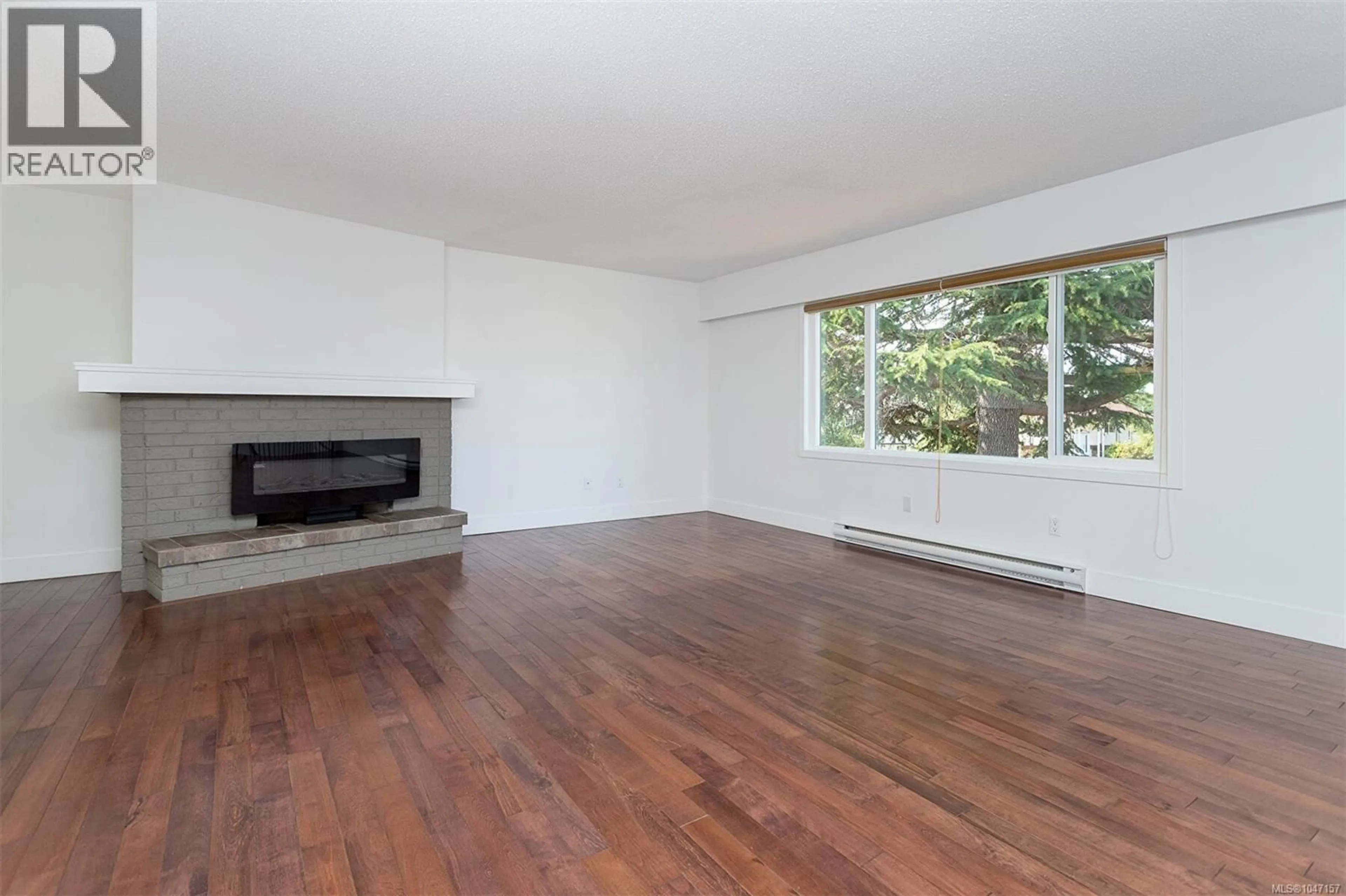 A pic of a room for 1822 FAIRHURST AVENUE, Saanich British Columbia V8N1P4