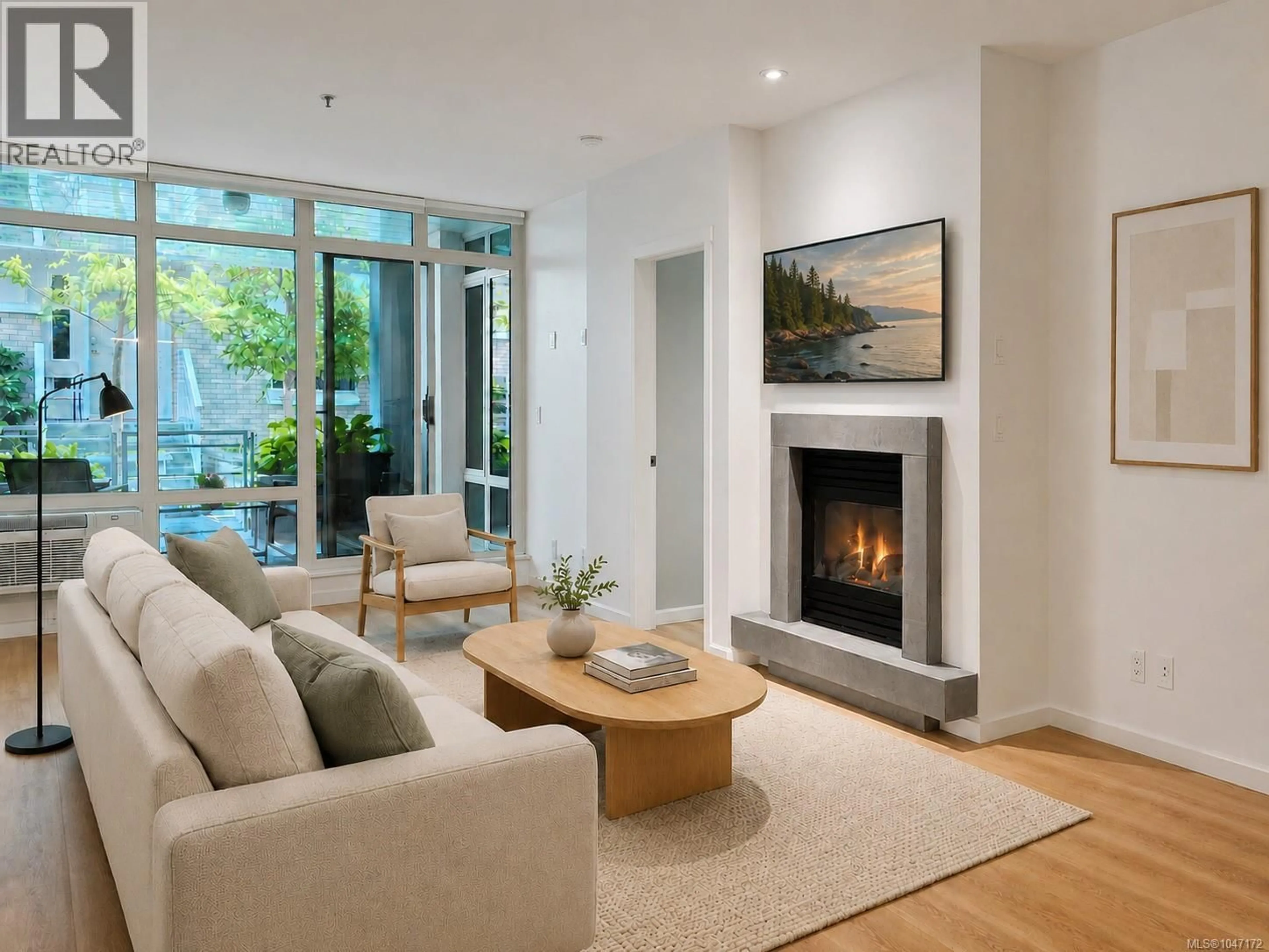Living room with furniture, unknown for CY01 - 38 FRONT STREET, Nanaimo British Columbia V9R0B8