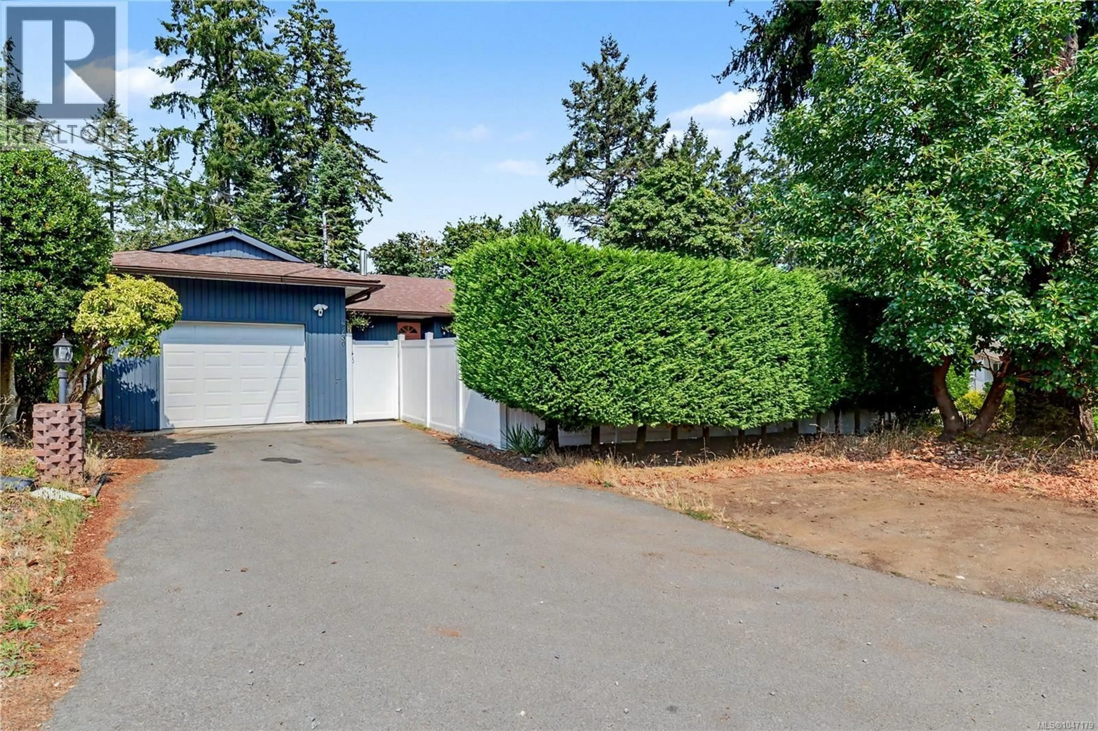 A pic from outside/outdoor area/front of a property/back of a property/a pic from drone, street for 3730 DEPARTURE BAY ROAD, Nanaimo British Columbia V9T1C4