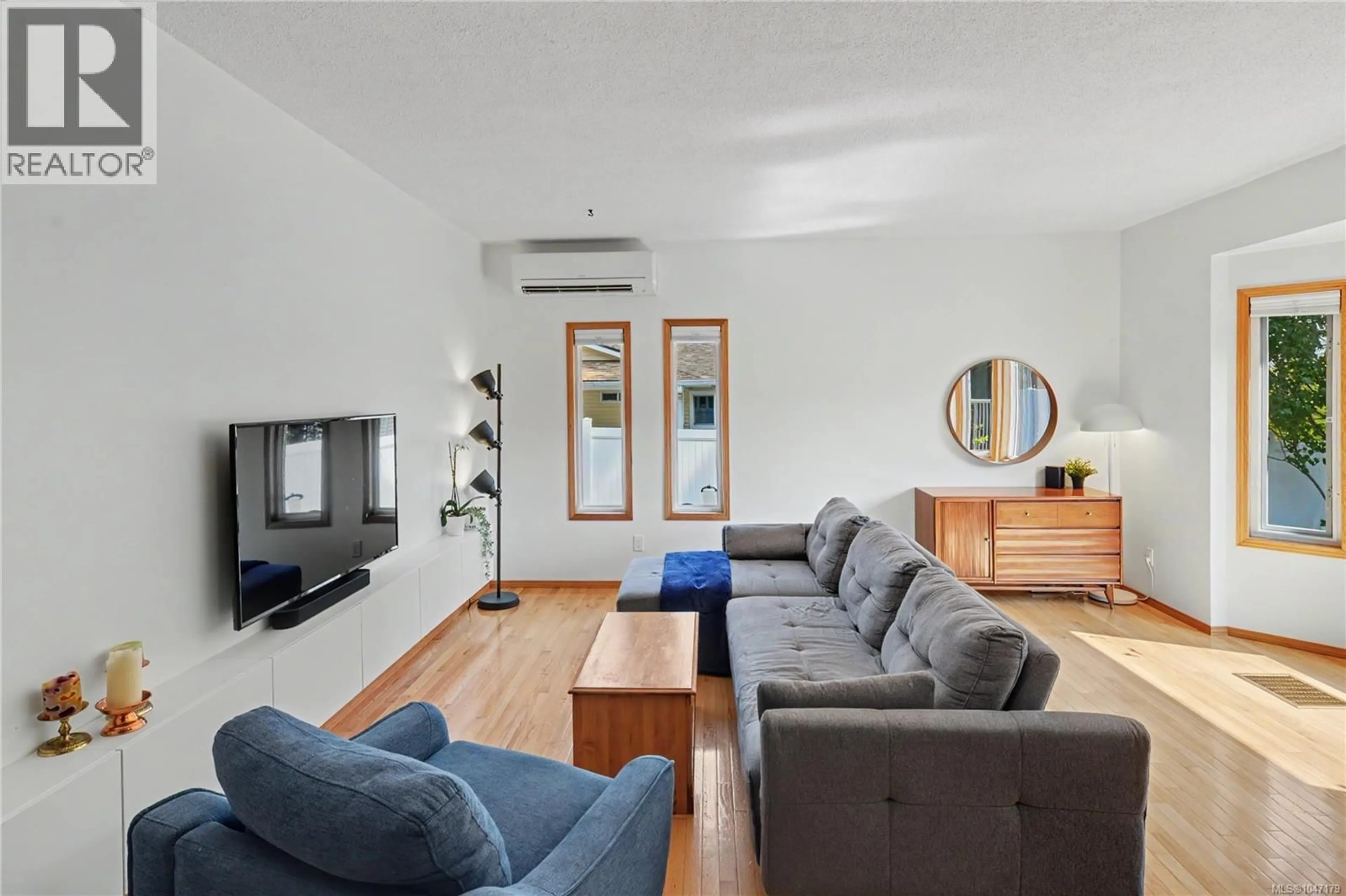 Living room with furniture, unknown for 3730 DEPARTURE BAY ROAD, Nanaimo British Columbia V9T1C4