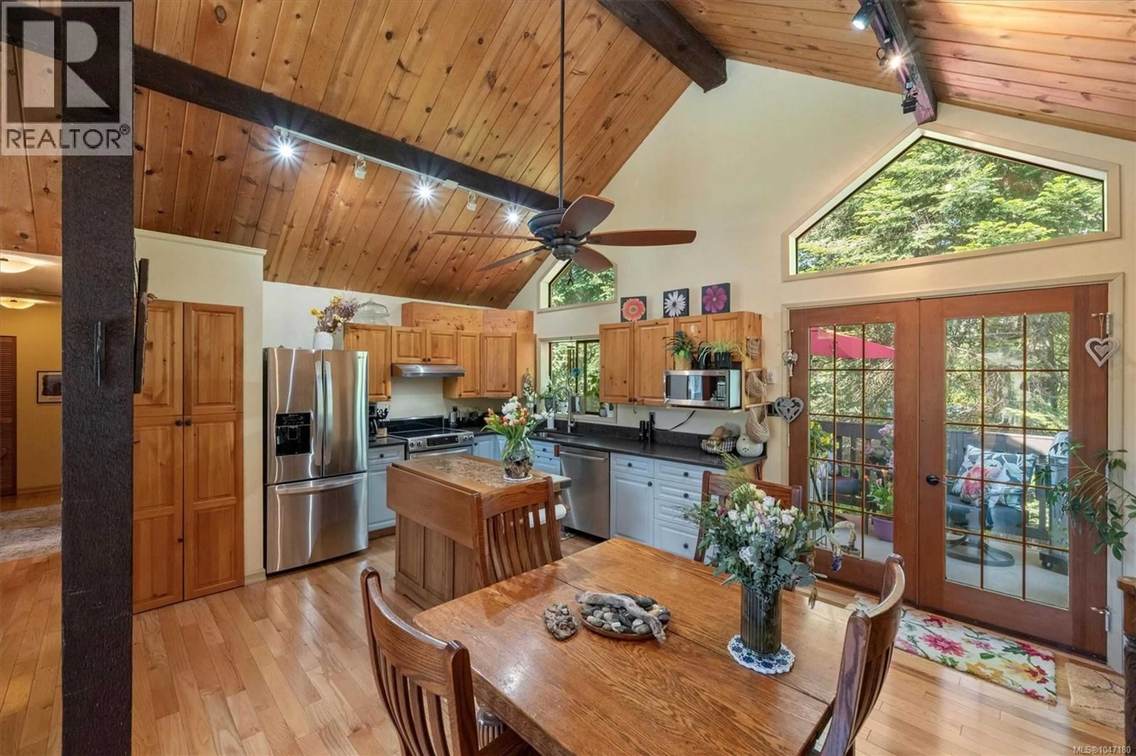 Open concept kitchen, unknown for 1456 HURFORD AVENUE, Courtenay British Columbia V9N6X3
