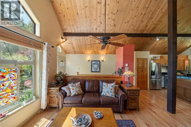 1456 HURFORD AVENUE, Courtenay 5