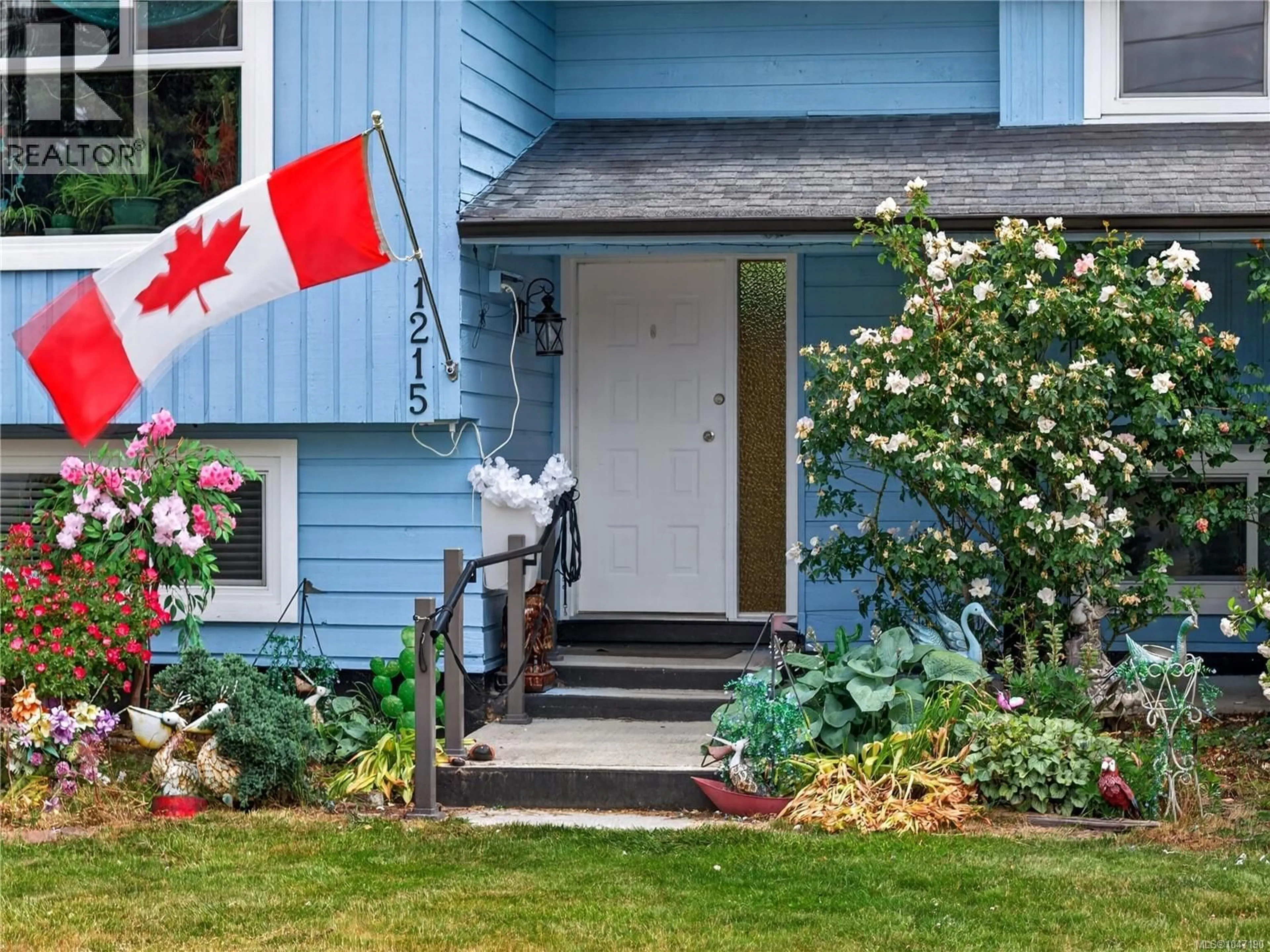 Home with vinyl exterior material, street for 1215 GILLEY CRESCENT, Parksville British Columbia V9P1W4