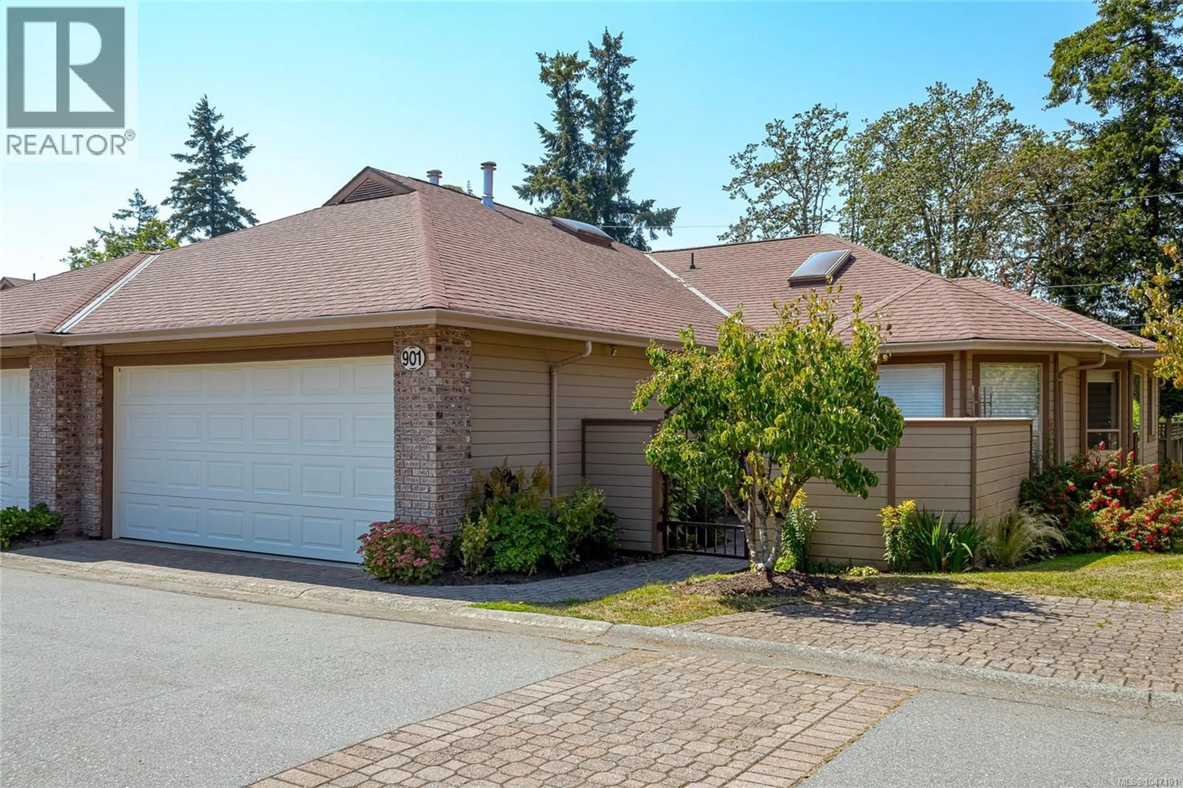 Unknown for 901 - 4515 PIPELINE ROAD, Saanich British Columbia V8Z5M3
