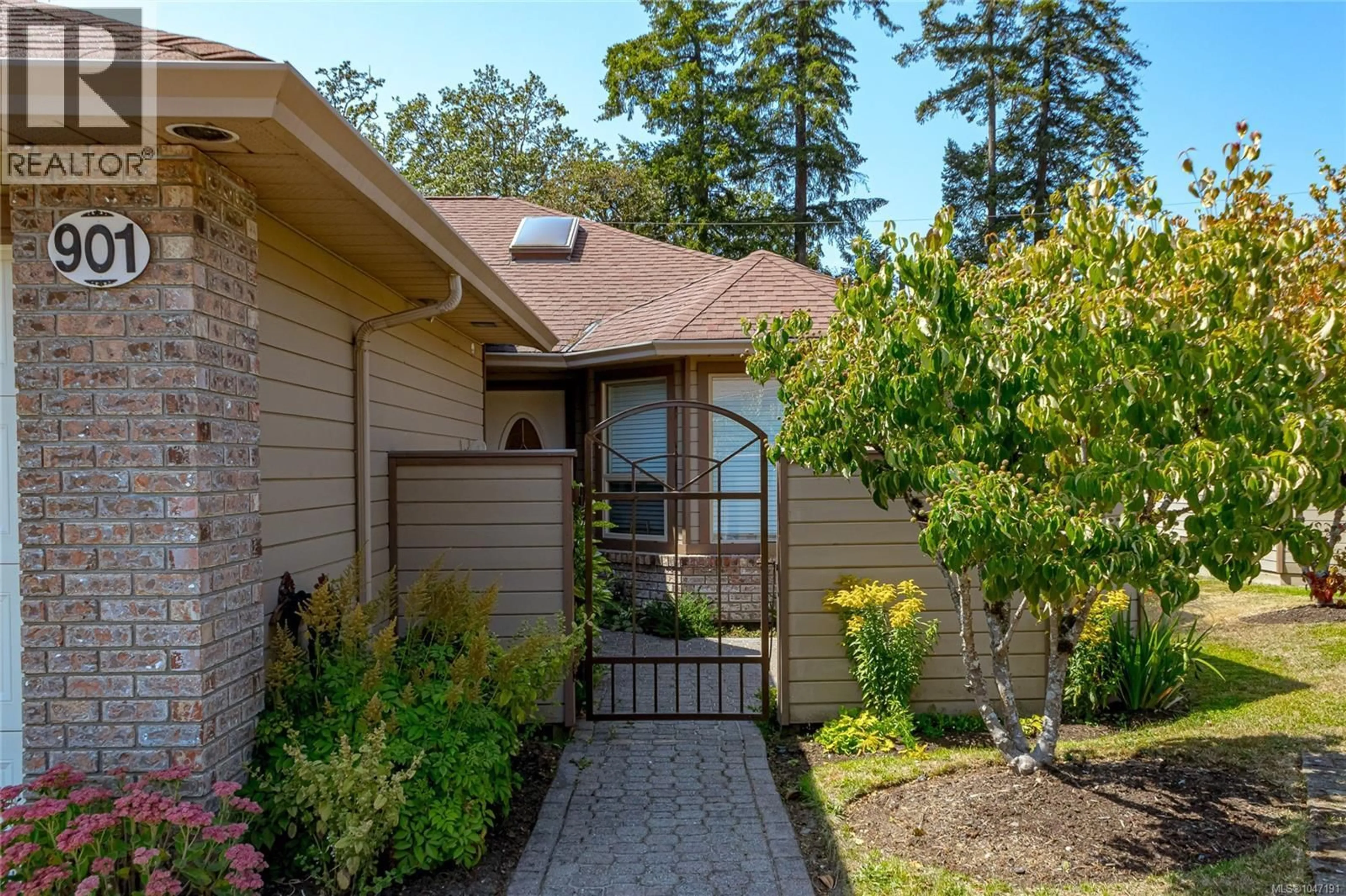 Unknown for 901 - 4515 PIPELINE ROAD, Saanich British Columbia V8Z5M3