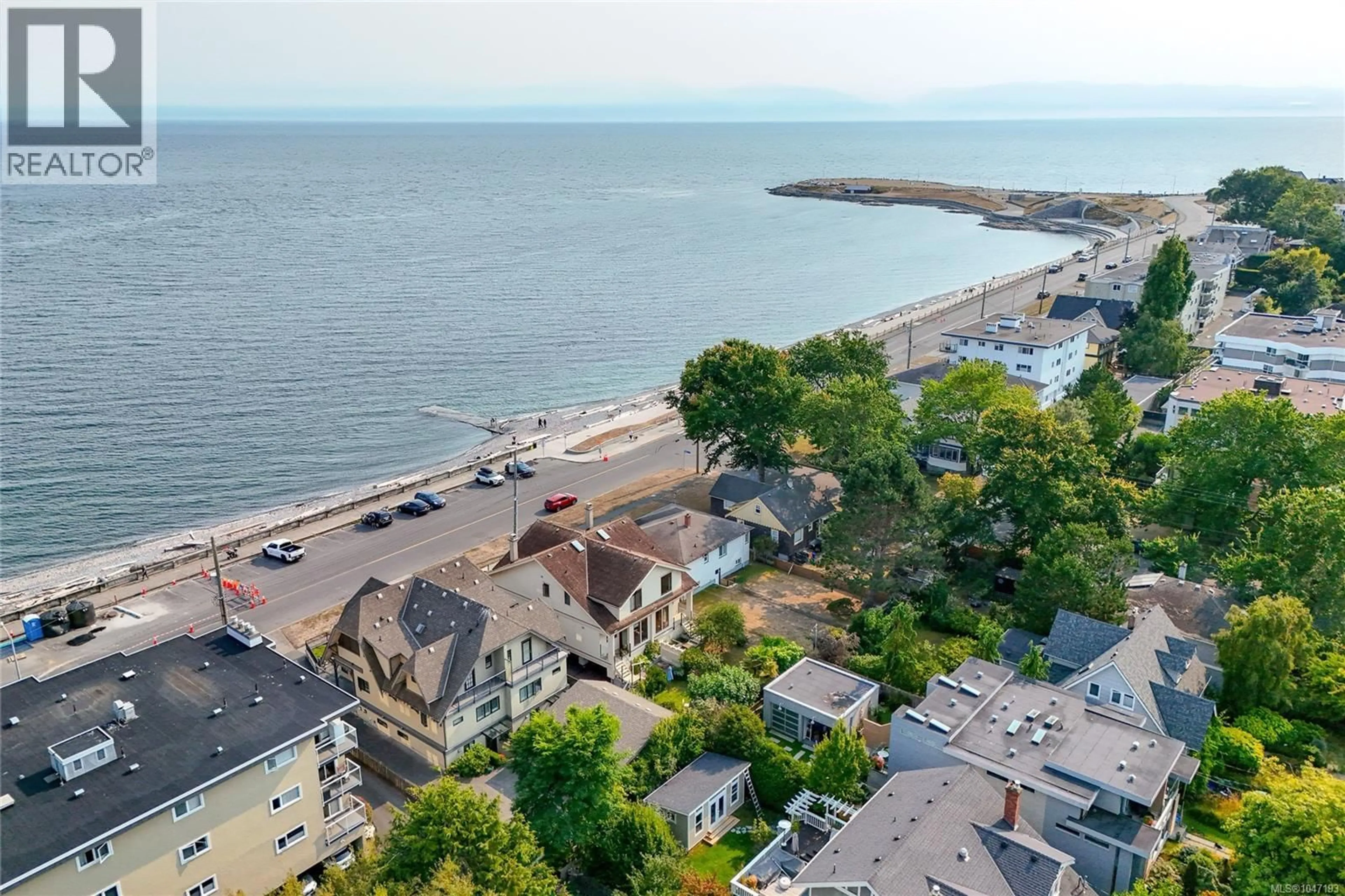 A pic from outside/outdoor area/front of a property/back of a property/a pic from drone, water/lake/river/ocean view for 1518 DALLAS ROAD, Victoria British Columbia V8S1A3