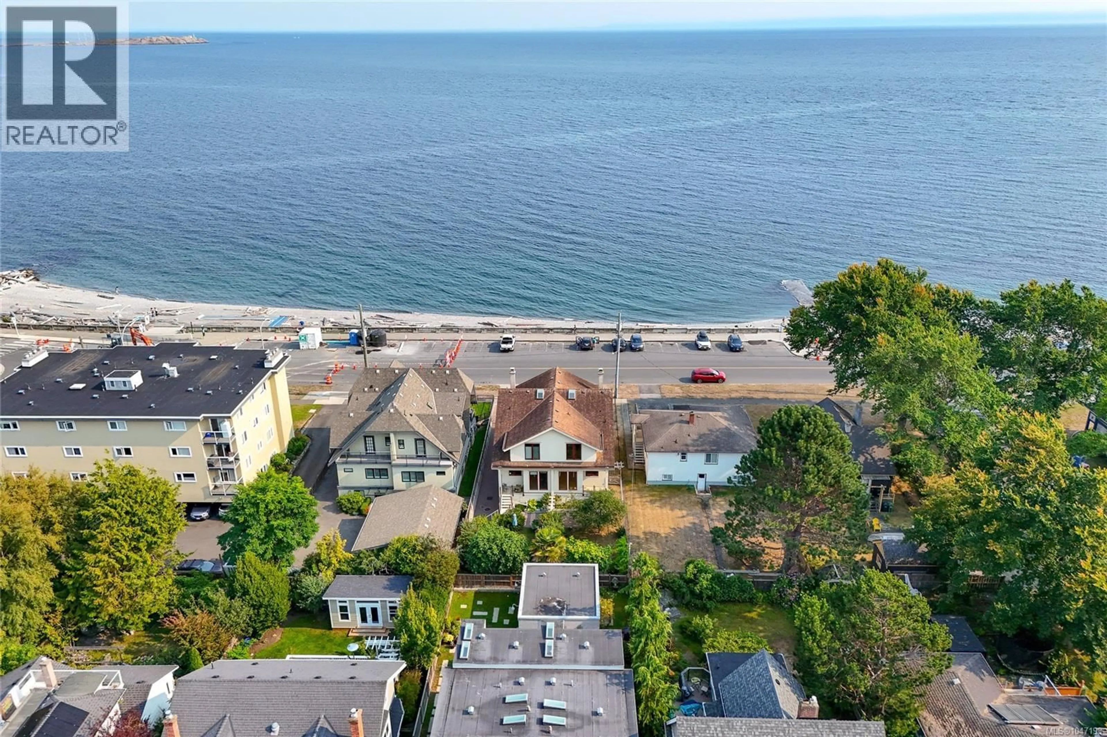 A pic from outside/outdoor area/front of a property/back of a property/a pic from drone, water/lake/river/ocean view for 1518 DALLAS ROAD, Victoria British Columbia V8S1A3