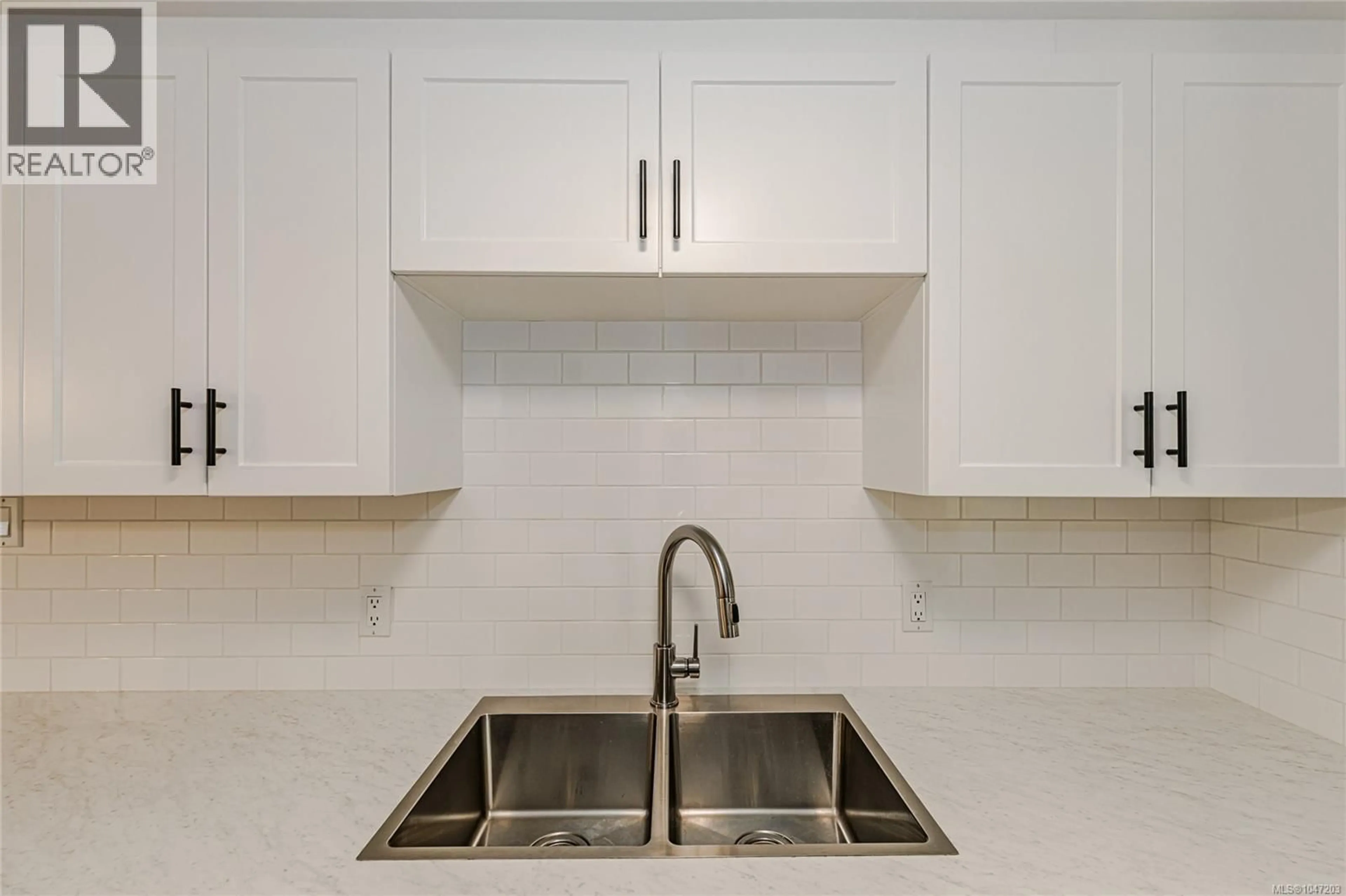 Standard kitchen, ceramic/tile floor for 13 - 3230 RUTLEDGE STREET, Saanich British Columbia V8X1N7