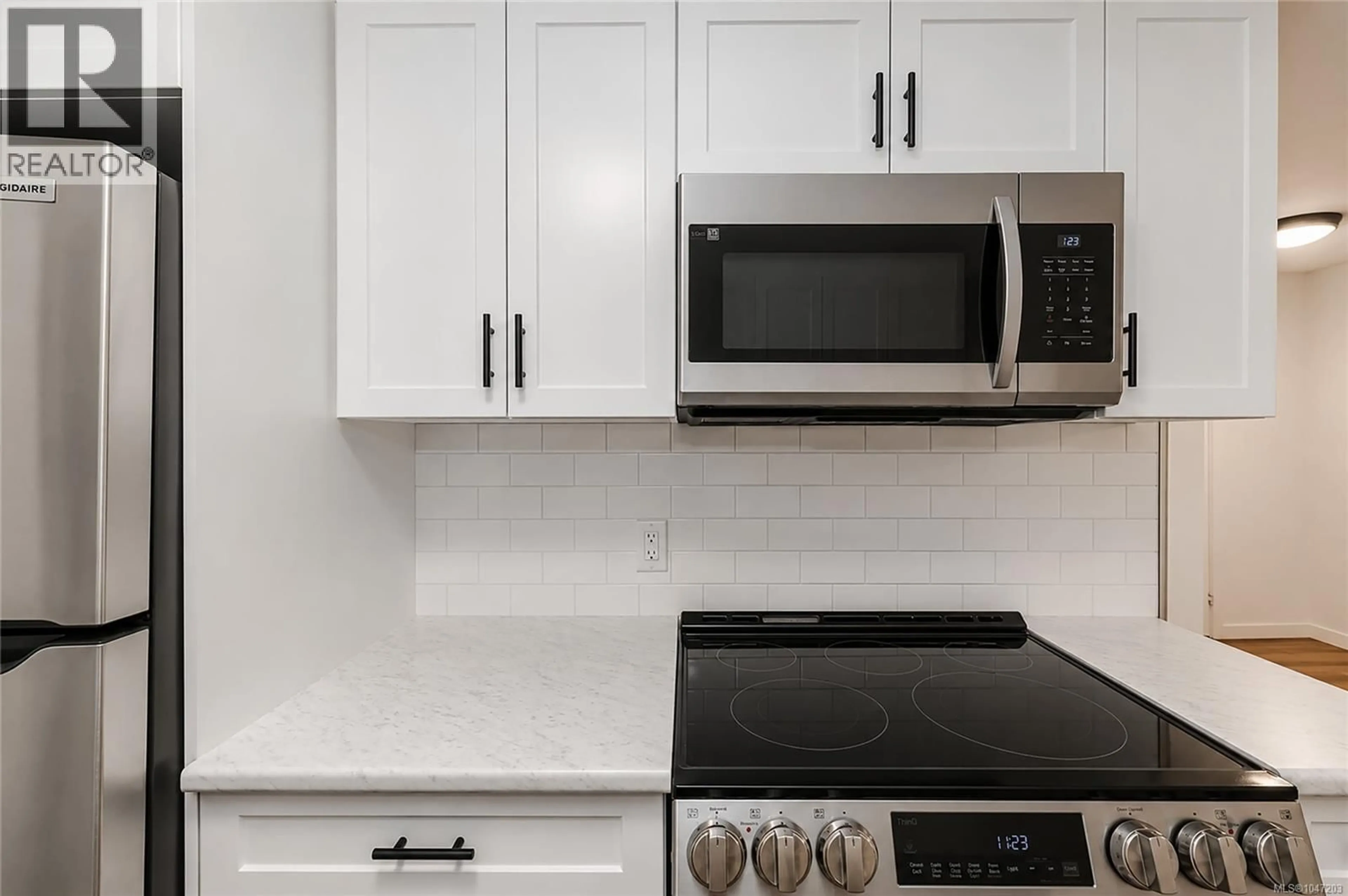 Standard kitchen, unknown for 13 - 3230 RUTLEDGE STREET, Saanich British Columbia V8X1N7