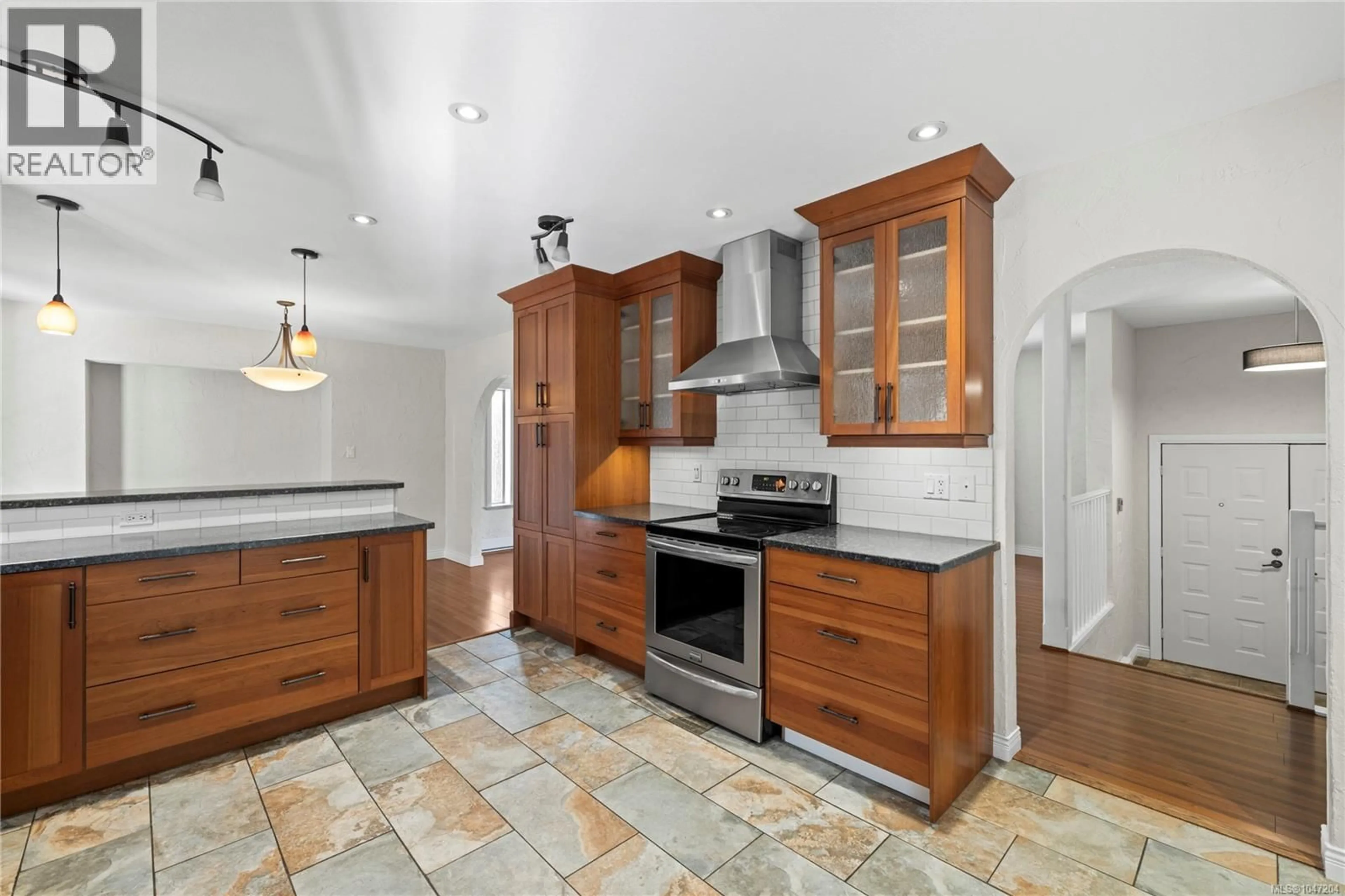 Open concept kitchen, ceramic/tile floor for 5505 NOYE ROAD, Nanaimo British Columbia V9T2J6