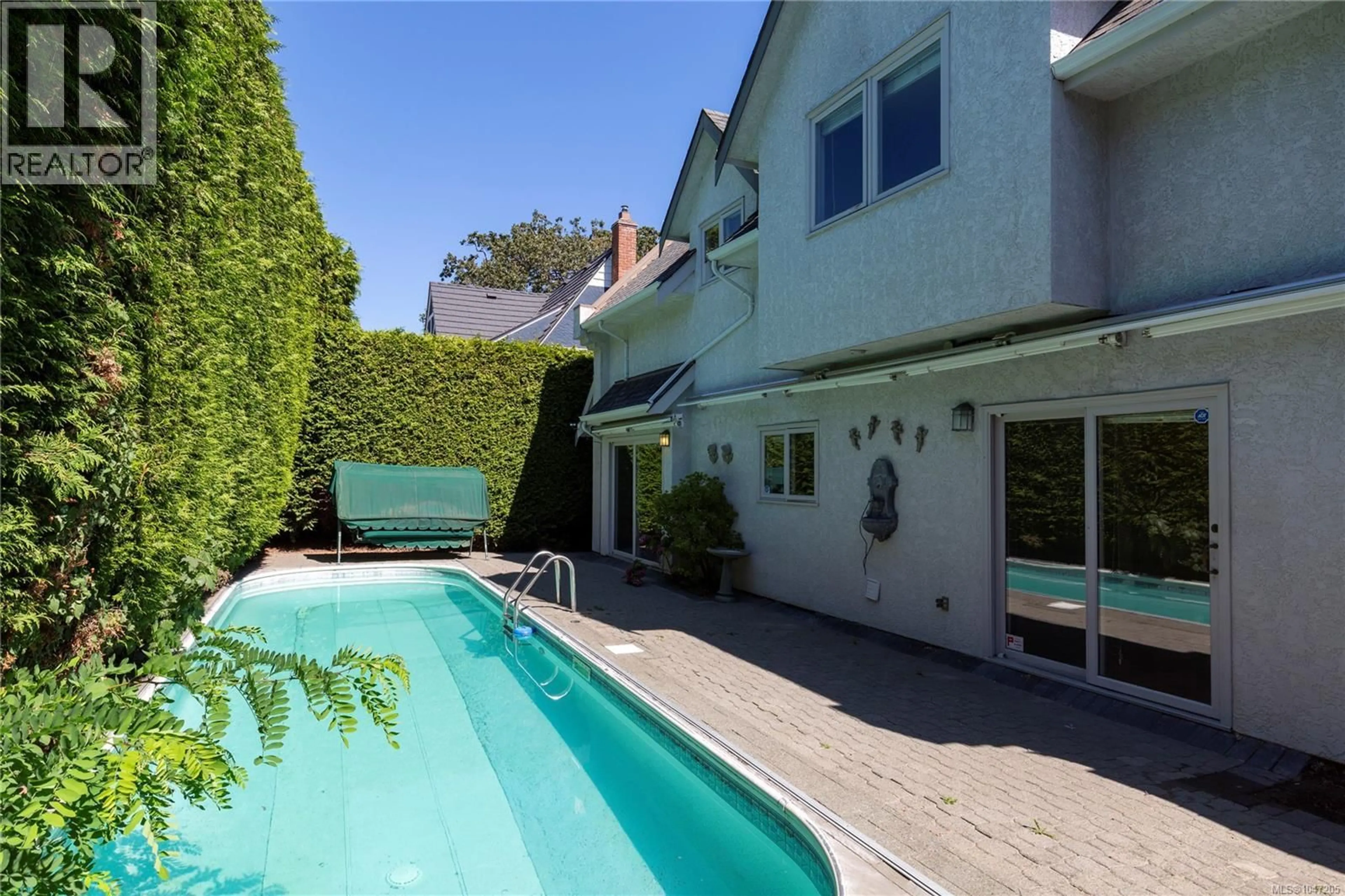 Pool for 1632 BEACH DRIVE, Oak Bay British Columbia V8R6H8
