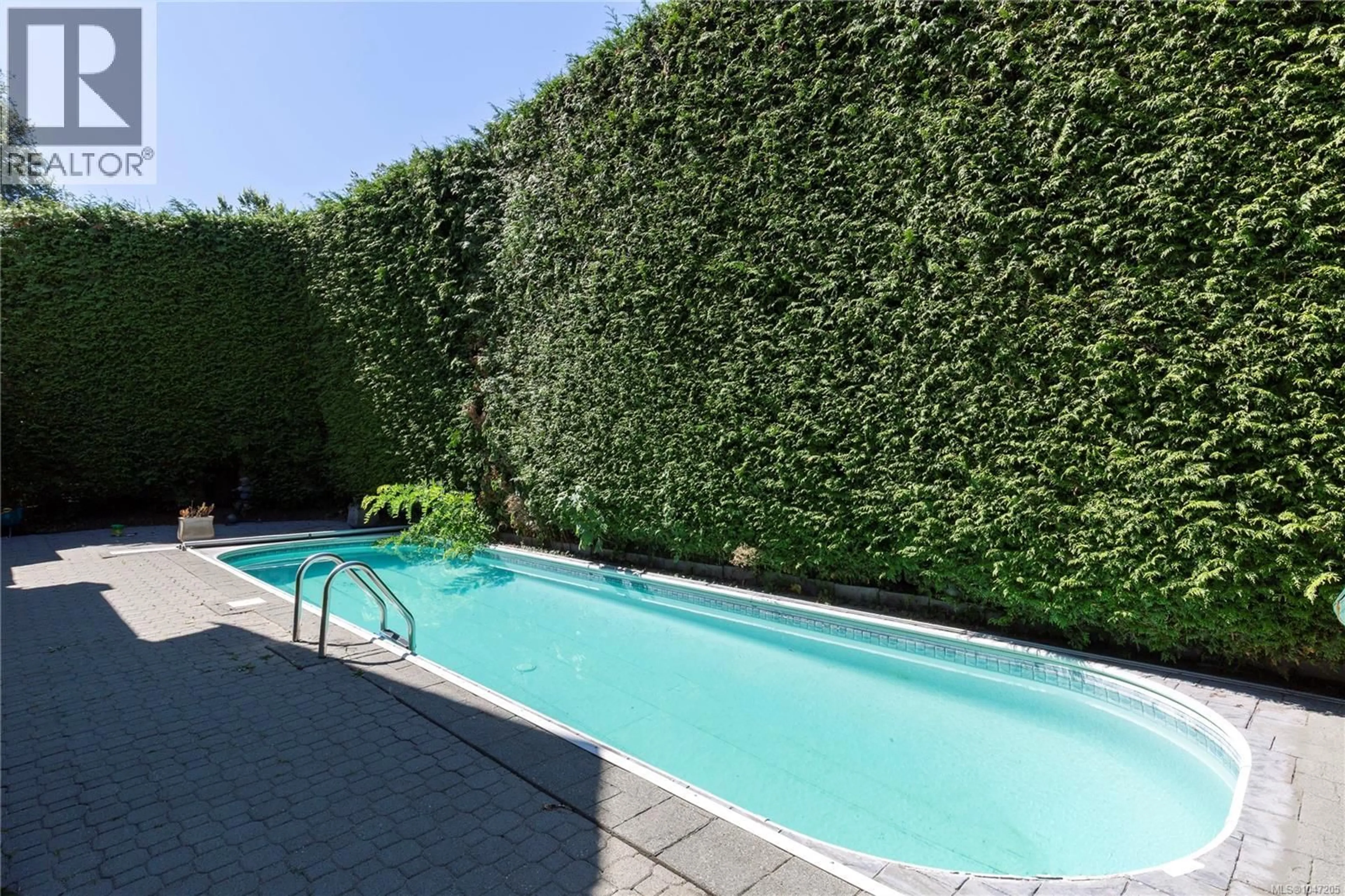 Pool for 1632 BEACH DRIVE, Oak Bay British Columbia V8R6H8