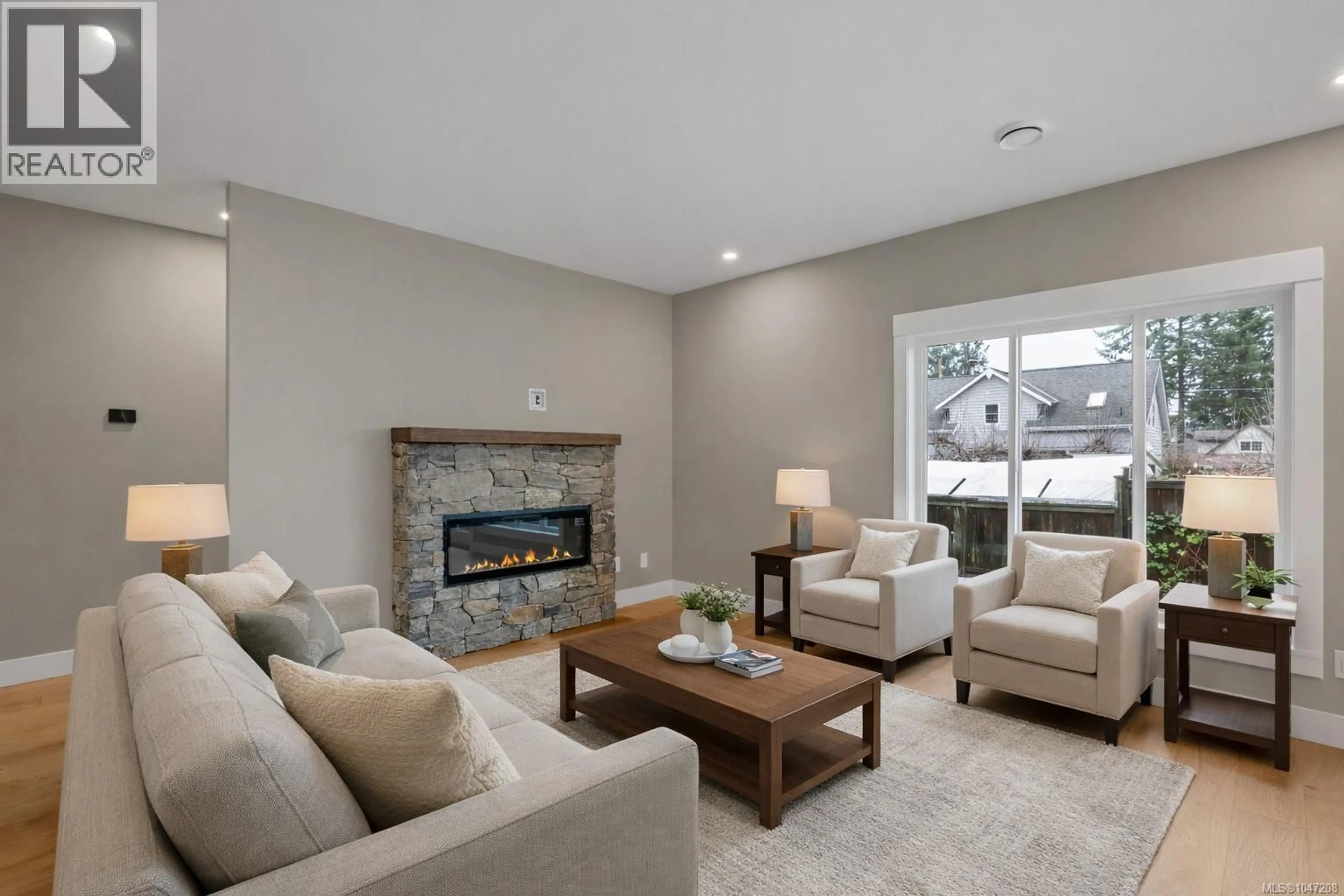 Living room with furniture, unknown for 715 DOEHLE AVENUE, Parksville British Columbia V9P2V1