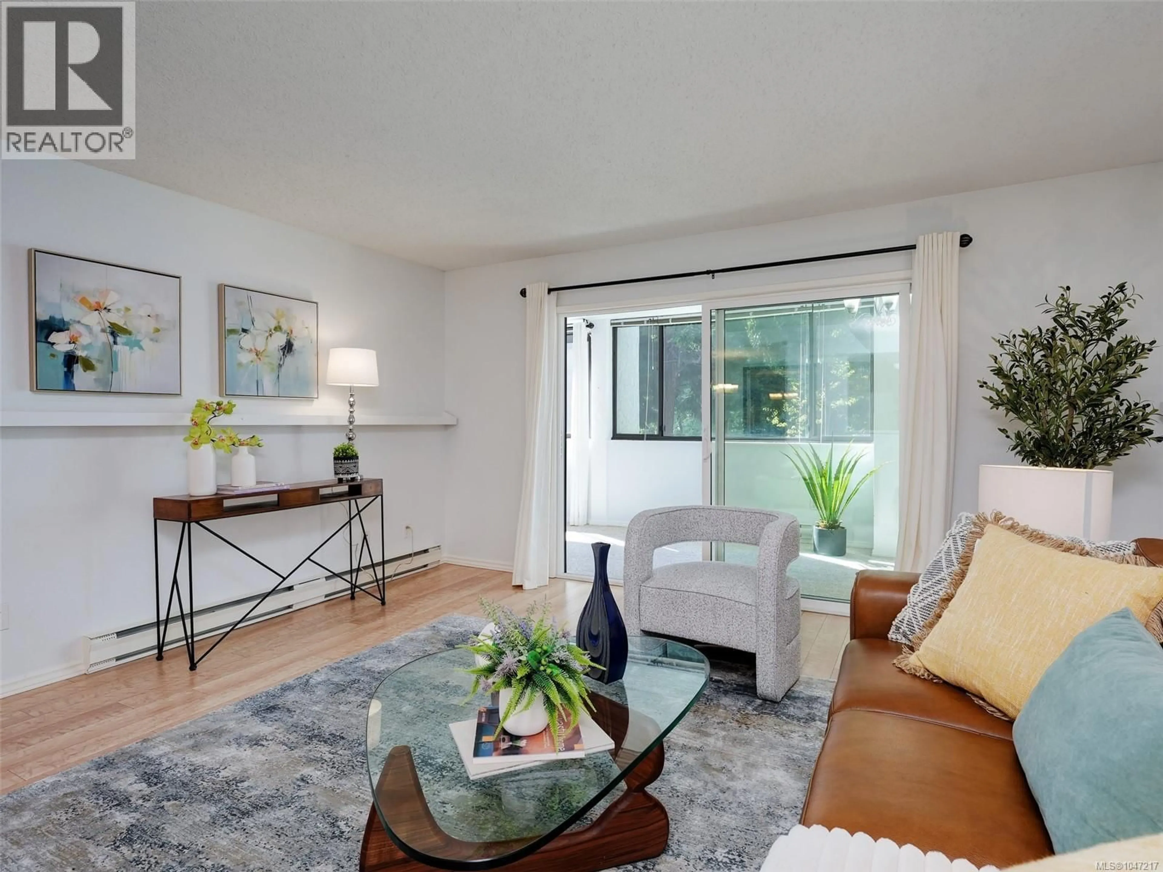 Living room with furniture, unknown for 203 - 1120 FAIRFIELD ROAD, Victoria British Columbia V8V3A7