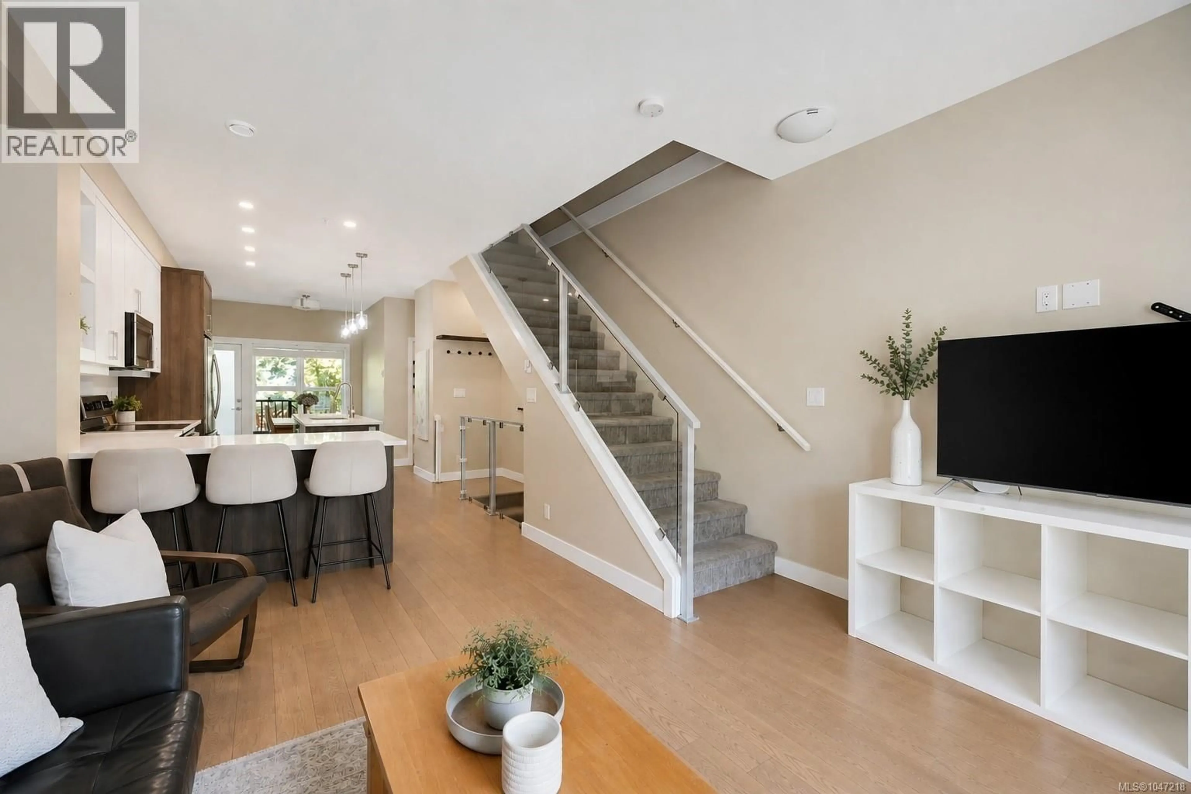 Unknown for 6 - 618 LAMPSON STREET, Esquimalt British Columbia V9A6A1