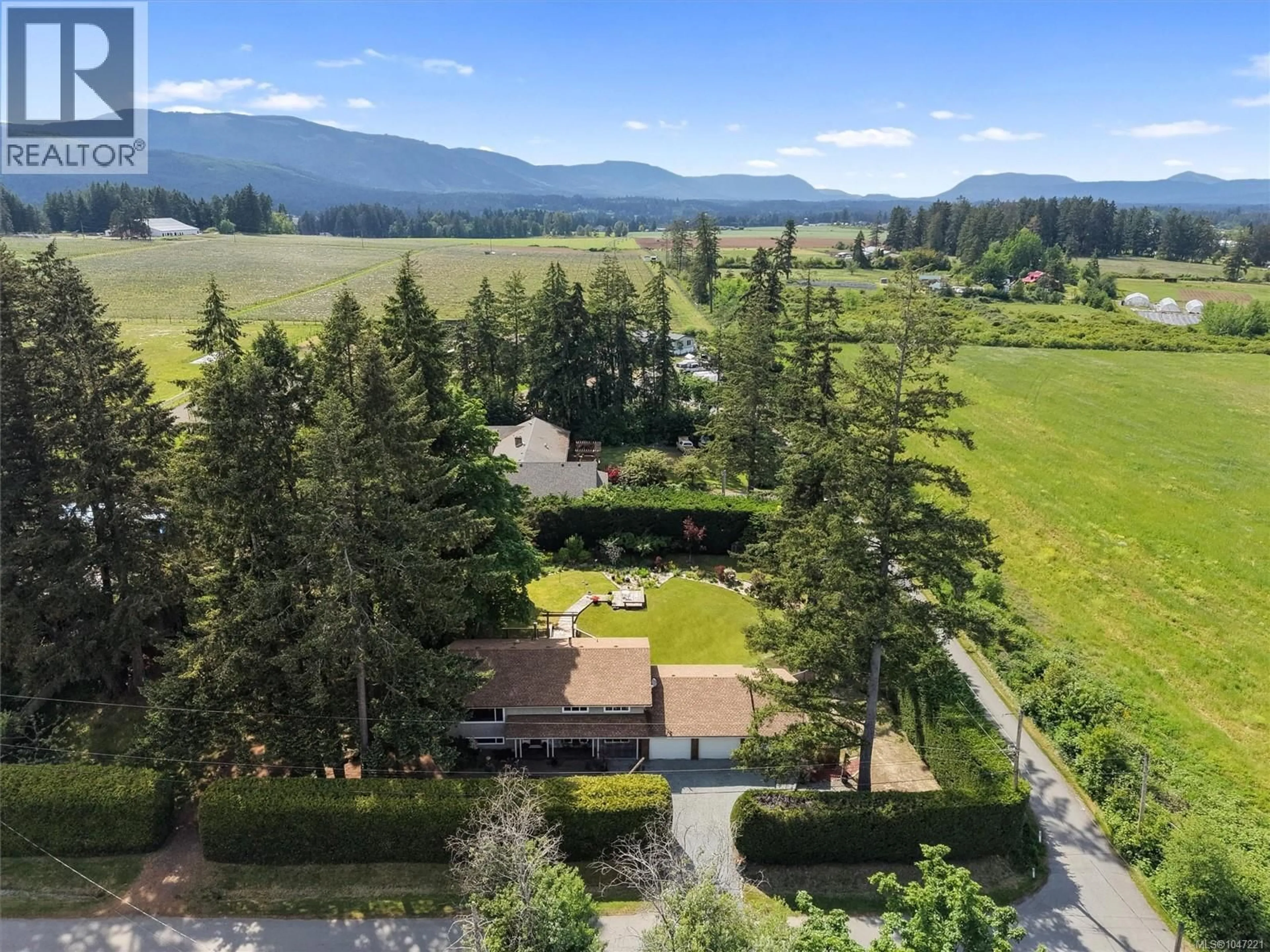 A pic from outside/outdoor area/front of a property/back of a property/a pic from drone, mountain view for 4550 WEBER ROAD, Duncan British Columbia V9L6M2