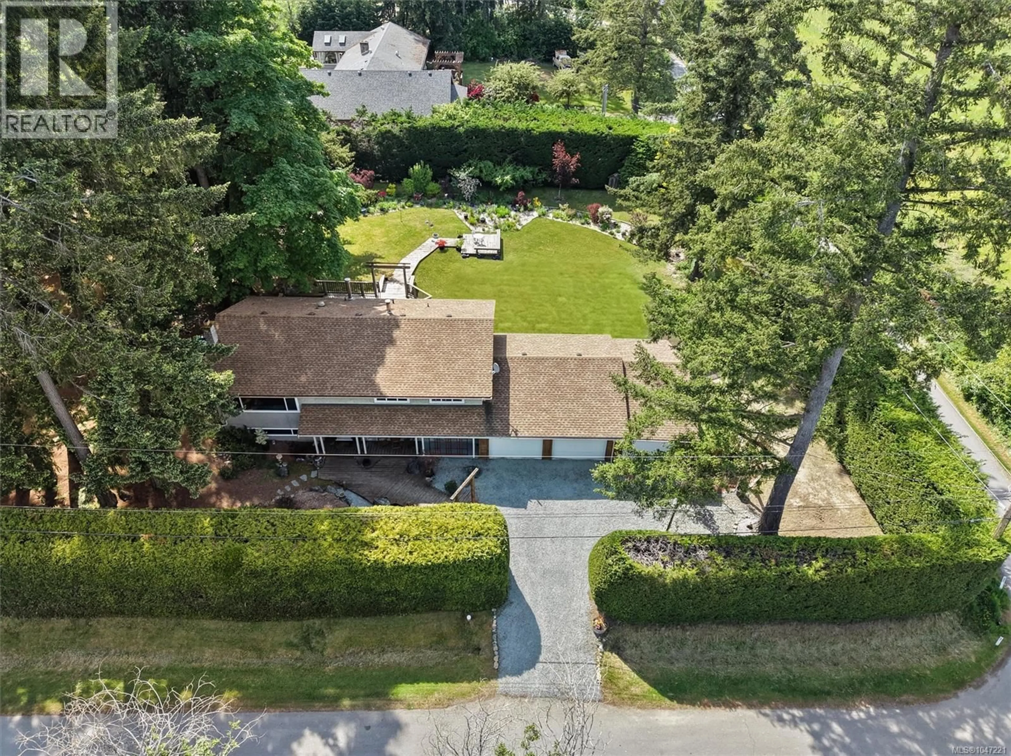A pic from outside/outdoor area/front of a property/back of a property/a pic from drone, street for 4550 WEBER ROAD, Duncan British Columbia V9L6M2