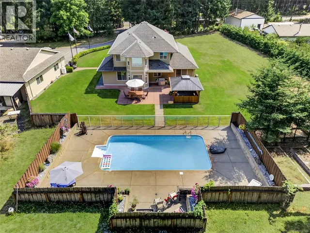 2042 STEVEDOR ROAD, Courtenay 3
