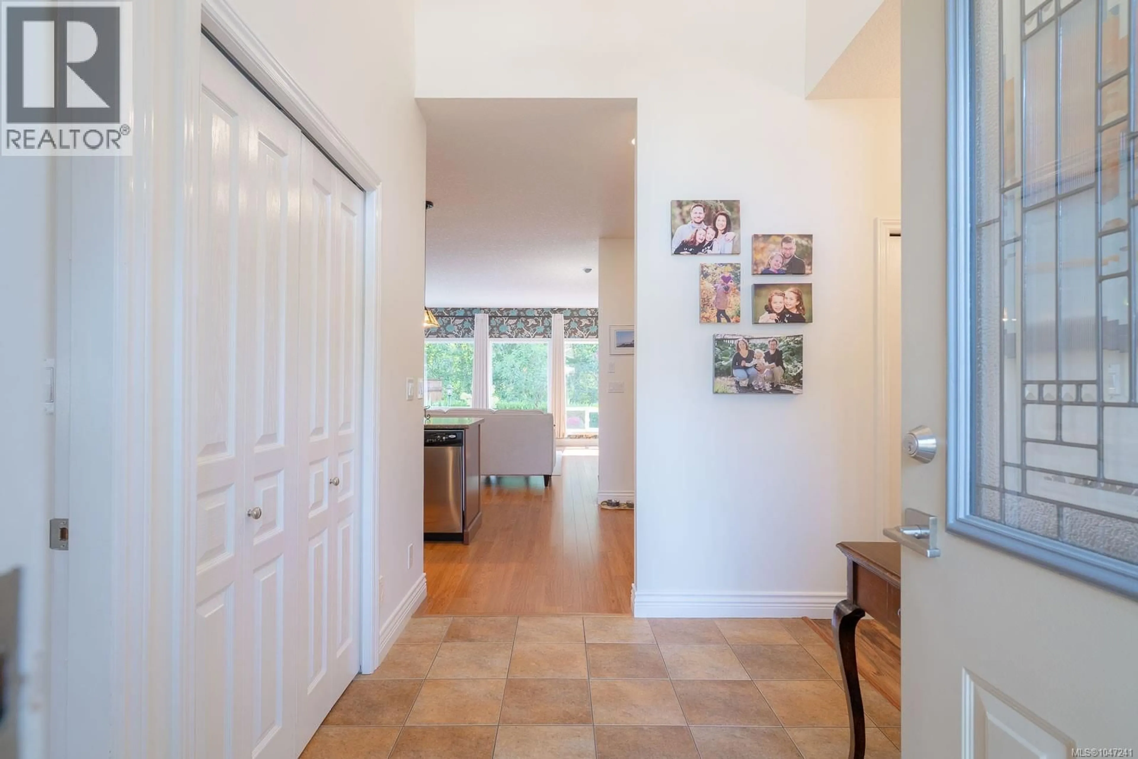 Indoor entryway for 3744 CAVENDISH BOULEVARD, Nanaimo British Columbia V9T6P7