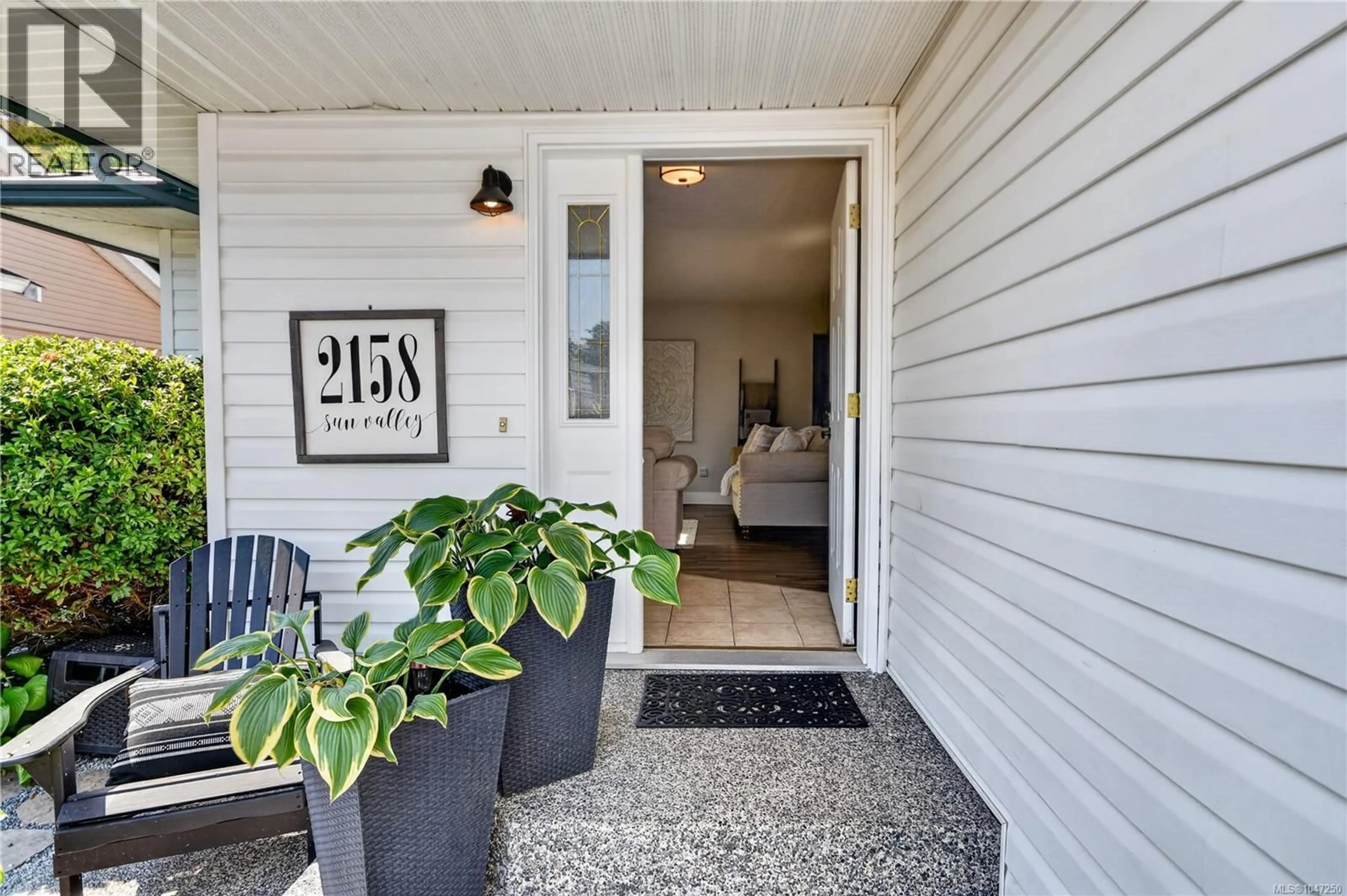 Indoor entryway for 2158 SUN VALLEY DRIVE, Nanaimo British Columbia V9T6K8