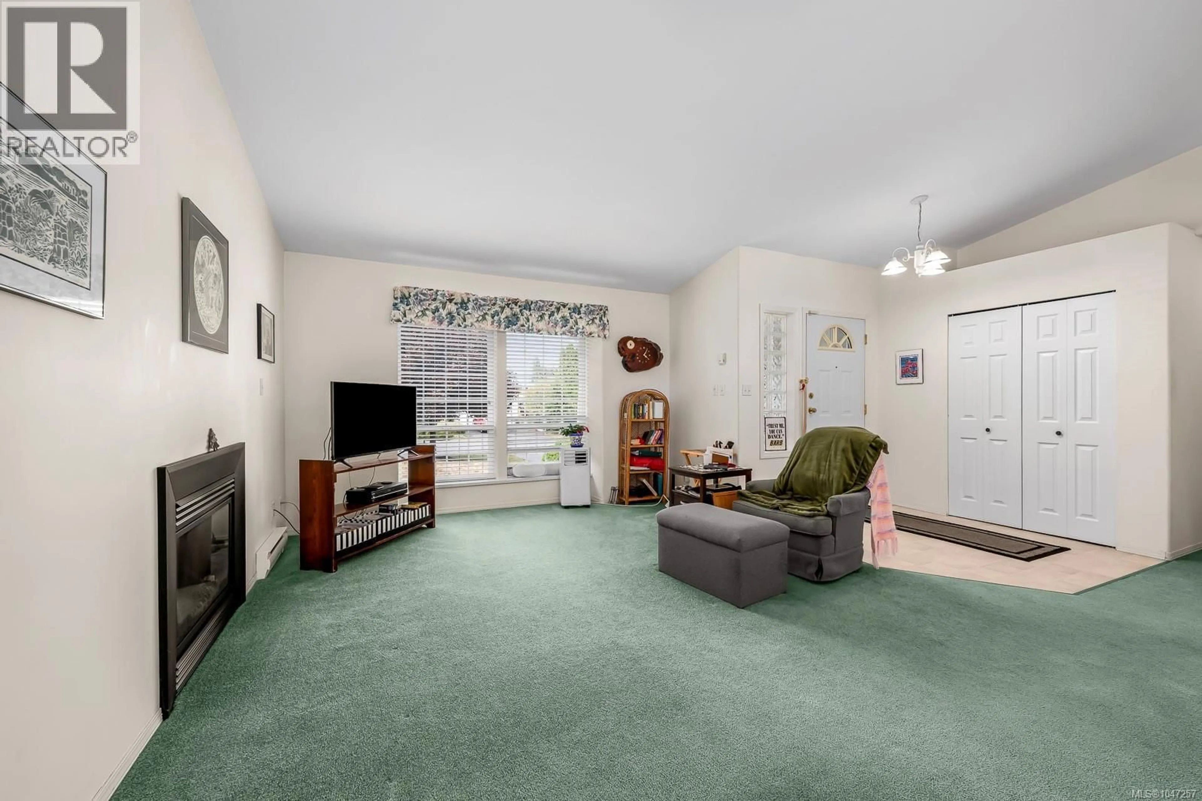 Living room with furniture, unknown for 583 REBECCA PLACE, Campbell River British Columbia V9W8C5