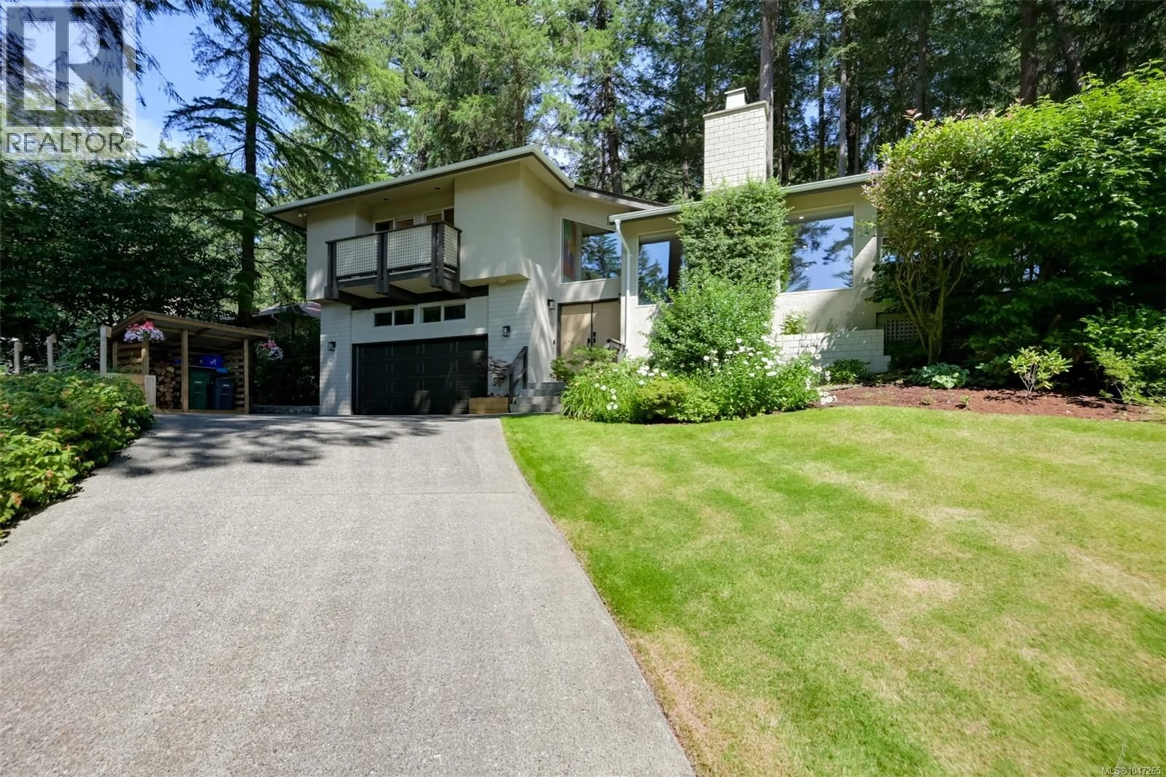 Unknown for 978 FIR TREE GLEN, Saanich British Columbia V8X5B7
