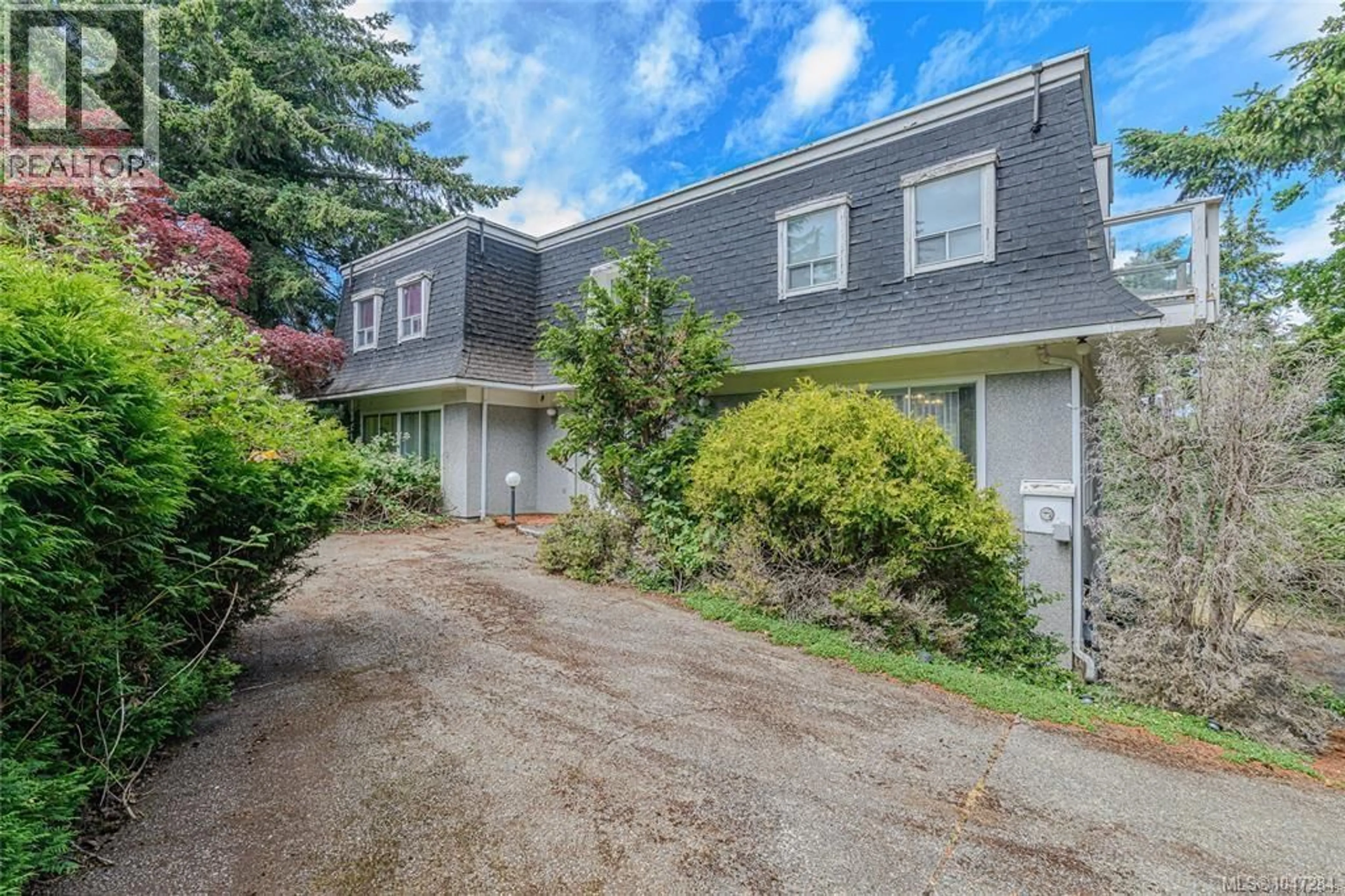 A pic from outside/outdoor area/front of a property/back of a property/a pic from drone, street for 3967 JUAN DE FUCA TERRACE, Saanich British Columbia V8N5W9