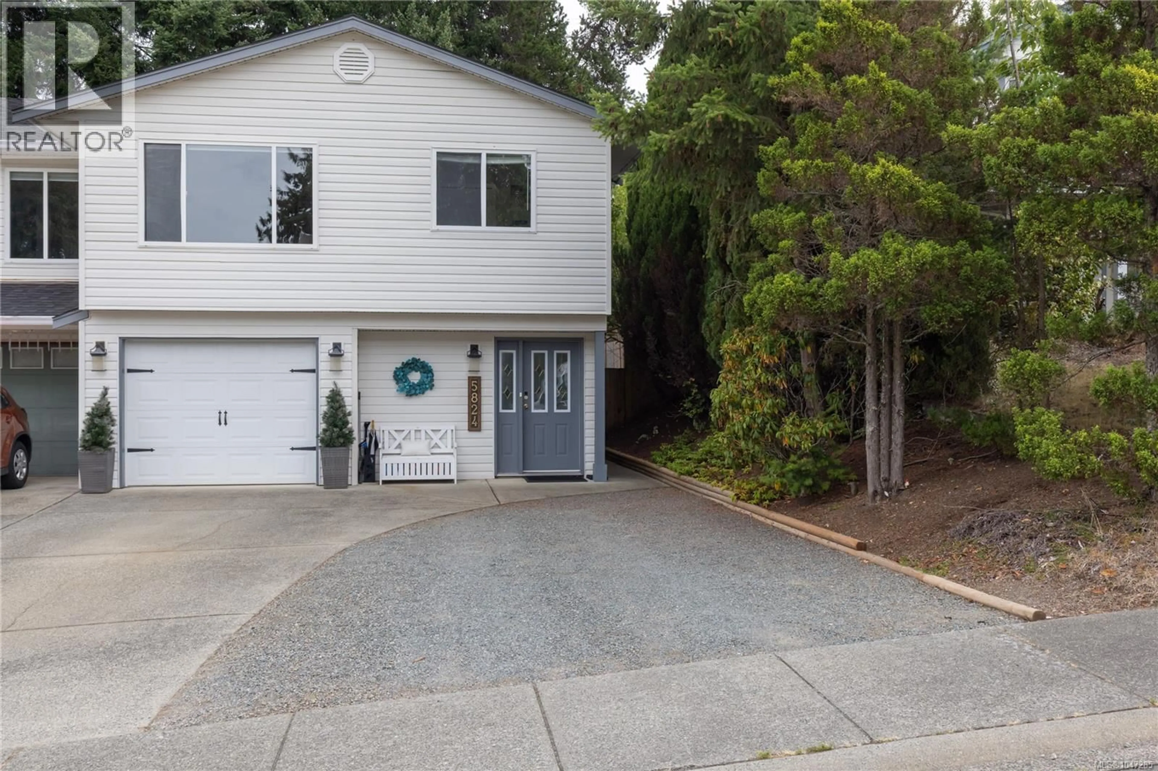Home with vinyl exterior material, street for 5824 CARRINGTON ROAD, Nanaimo British Columbia V9T6C2