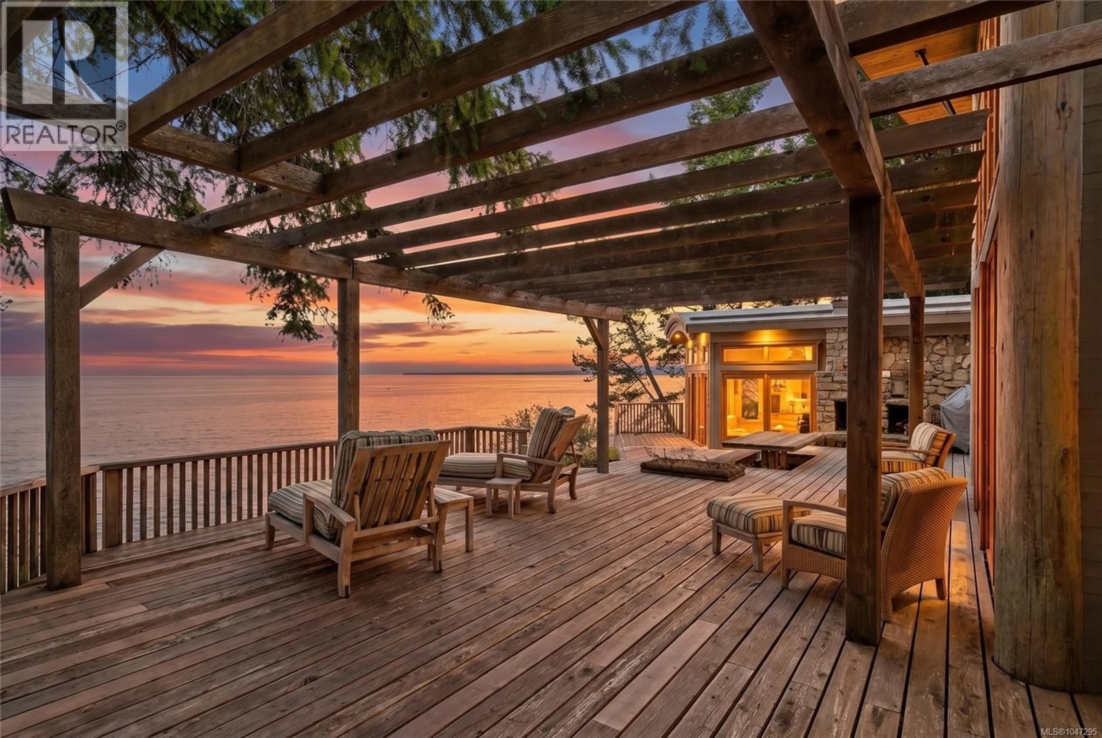 Patio, water/lake/river/ocean view for 2-37 SALAMANCA ROAD, Galiano Island British Columbia V0N1P0