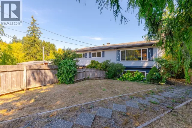 1574 MACMILLAN ROAD, Nanaimo 1