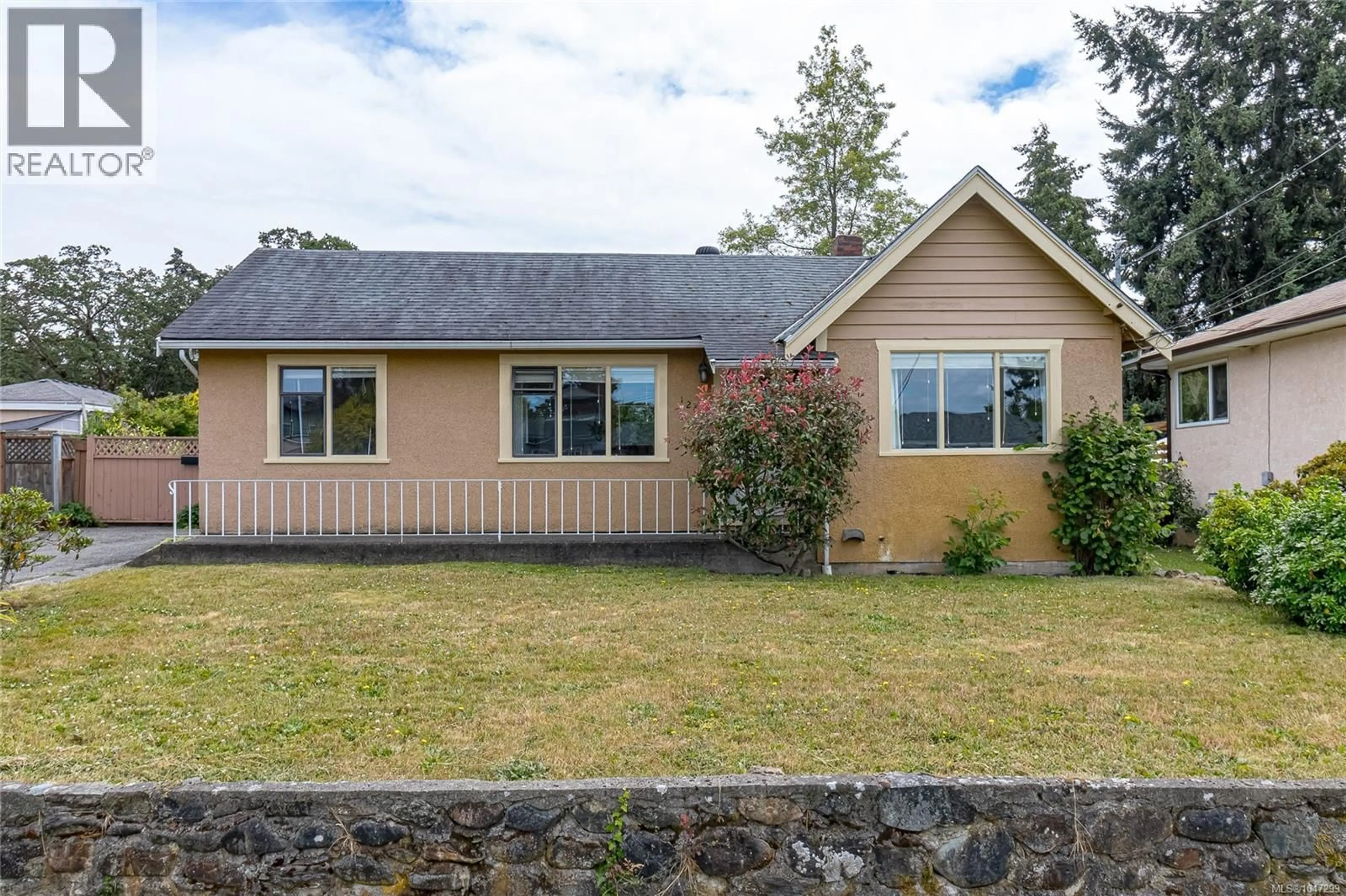 A pic from outside/outdoor area/front of a property/back of a property/a pic from drone, unknown for 1263 GARKIL ROAD, Saanich British Columbia V8P2L2