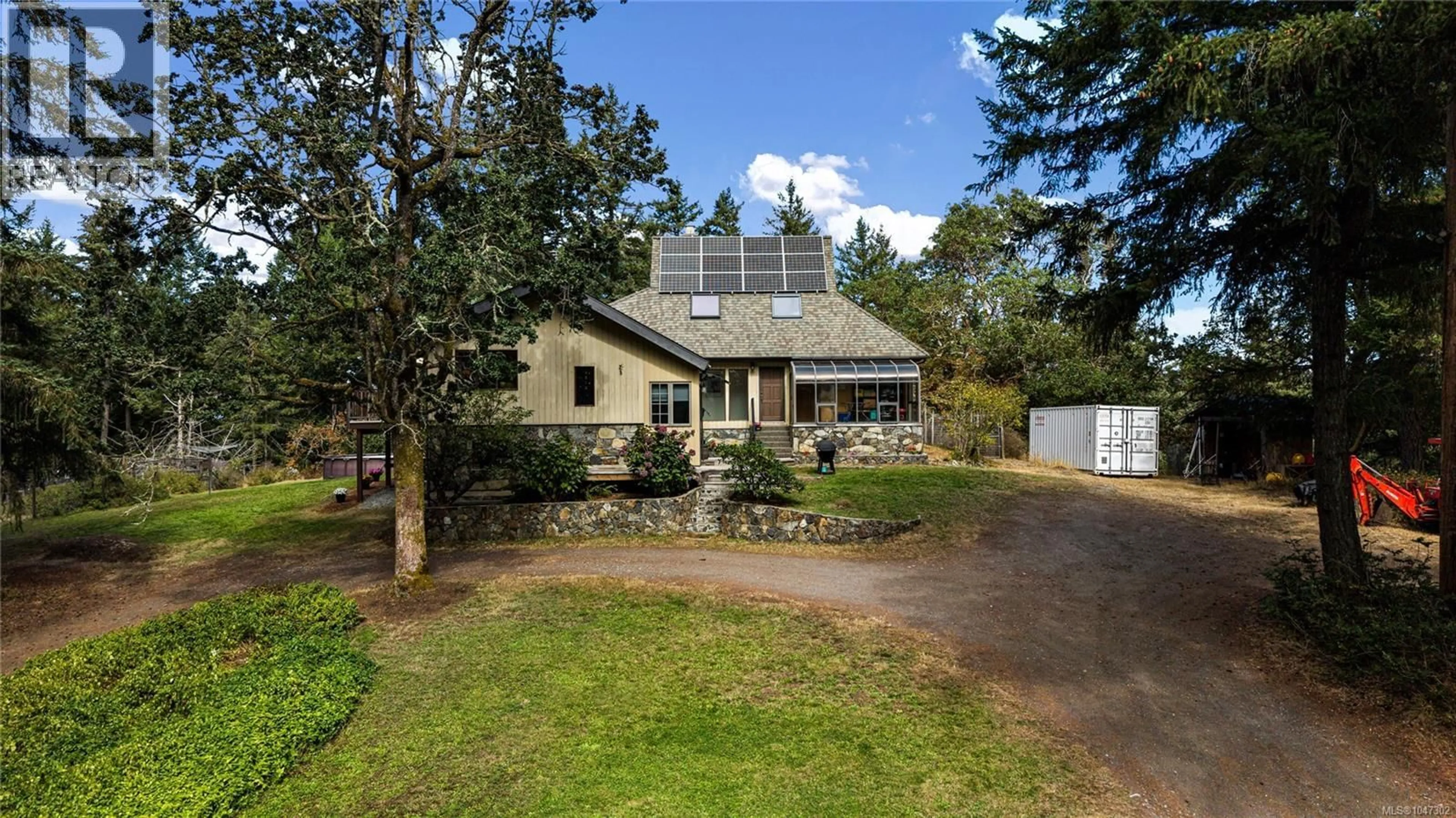 A pic from outside/outdoor area/front of a property/back of a property/a pic from drone, unknown for 6101 CASTLEROCK ROAD, Saanich British Columbia V9E2G5