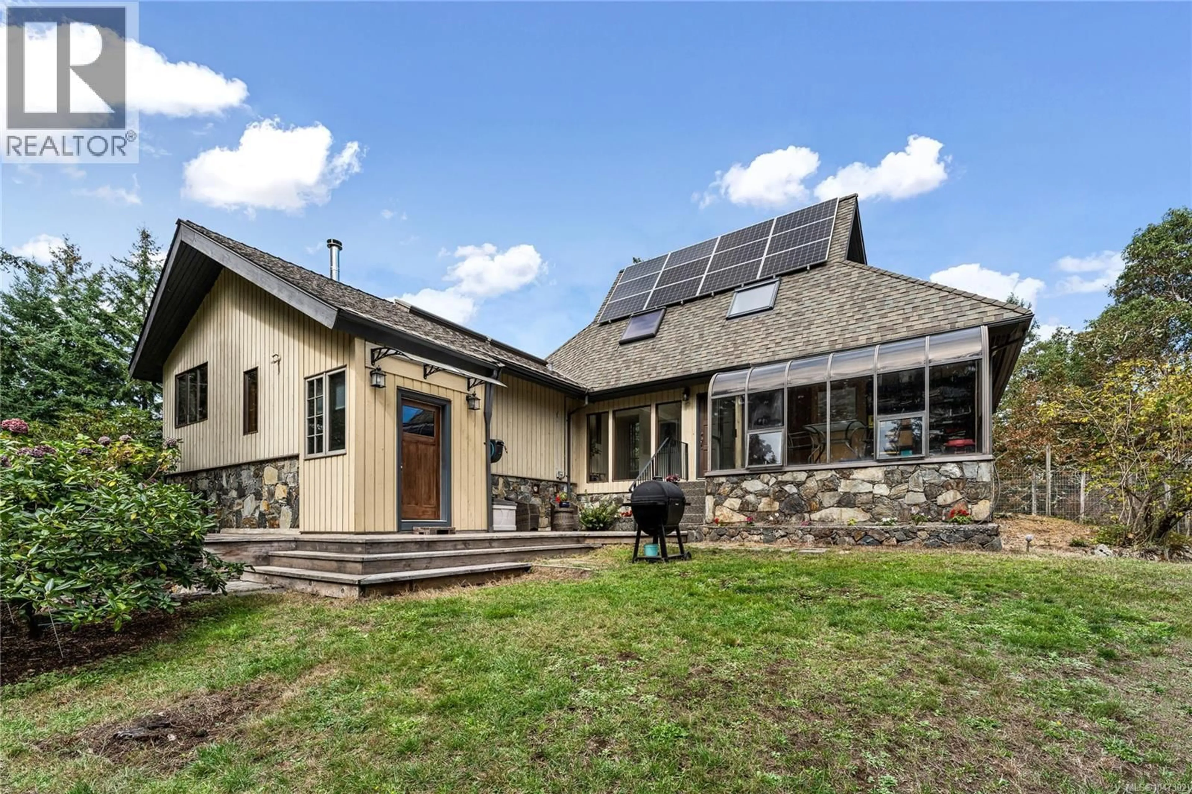 Patio, building for 6101 CASTLEROCK ROAD, Saanich British Columbia V9E2G5