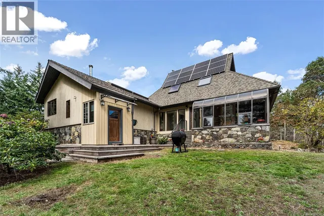 6101 CASTLEROCK ROAD, Saanich 5