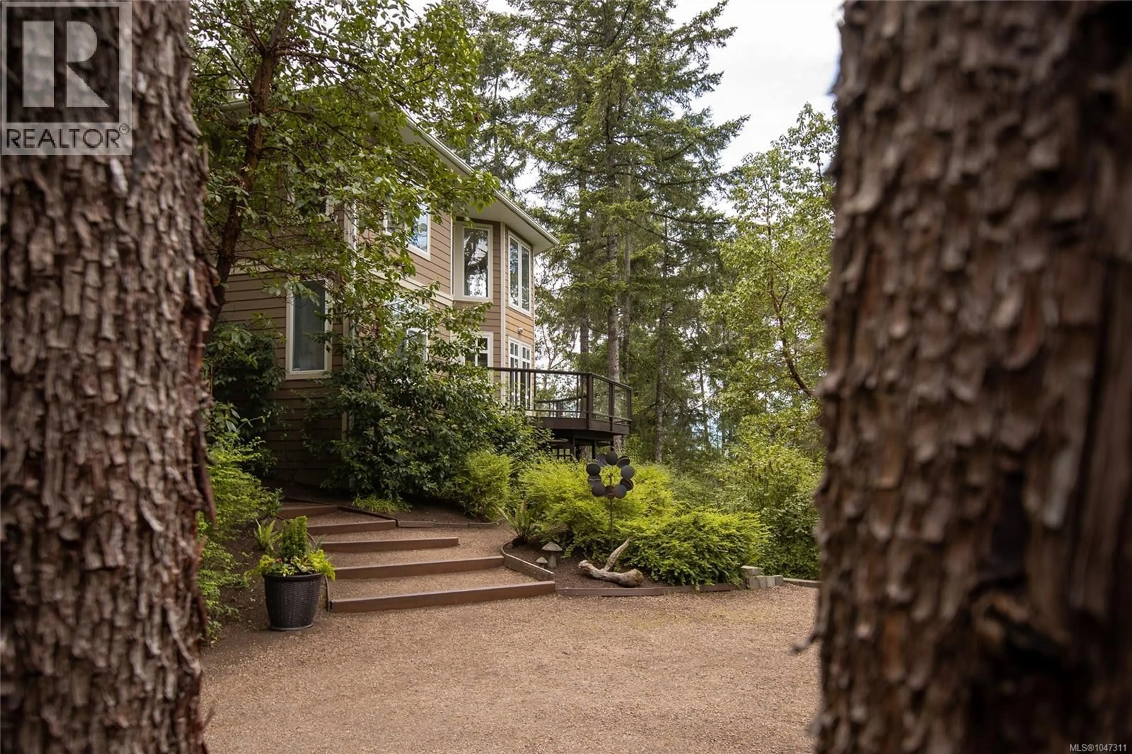 Patio, forest/trees view for 908 LITTLE MOUNTAIN ROAD, Errington British Columbia V9P2C3
