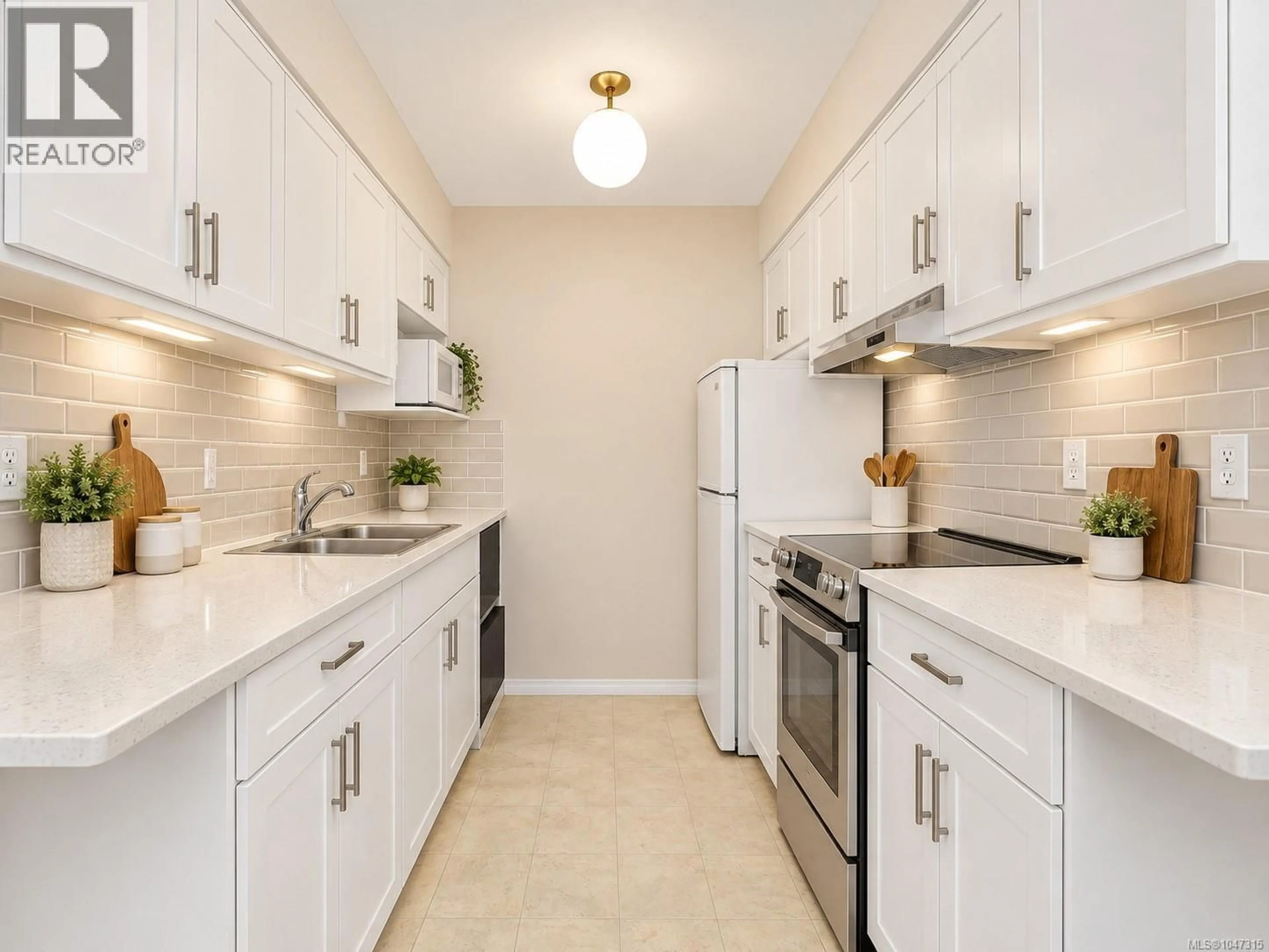 Standard kitchen, ceramic/tile floor for 102 - 1400 NEWPORT AVENUE, Oak Bay British Columbia V8S5E9
