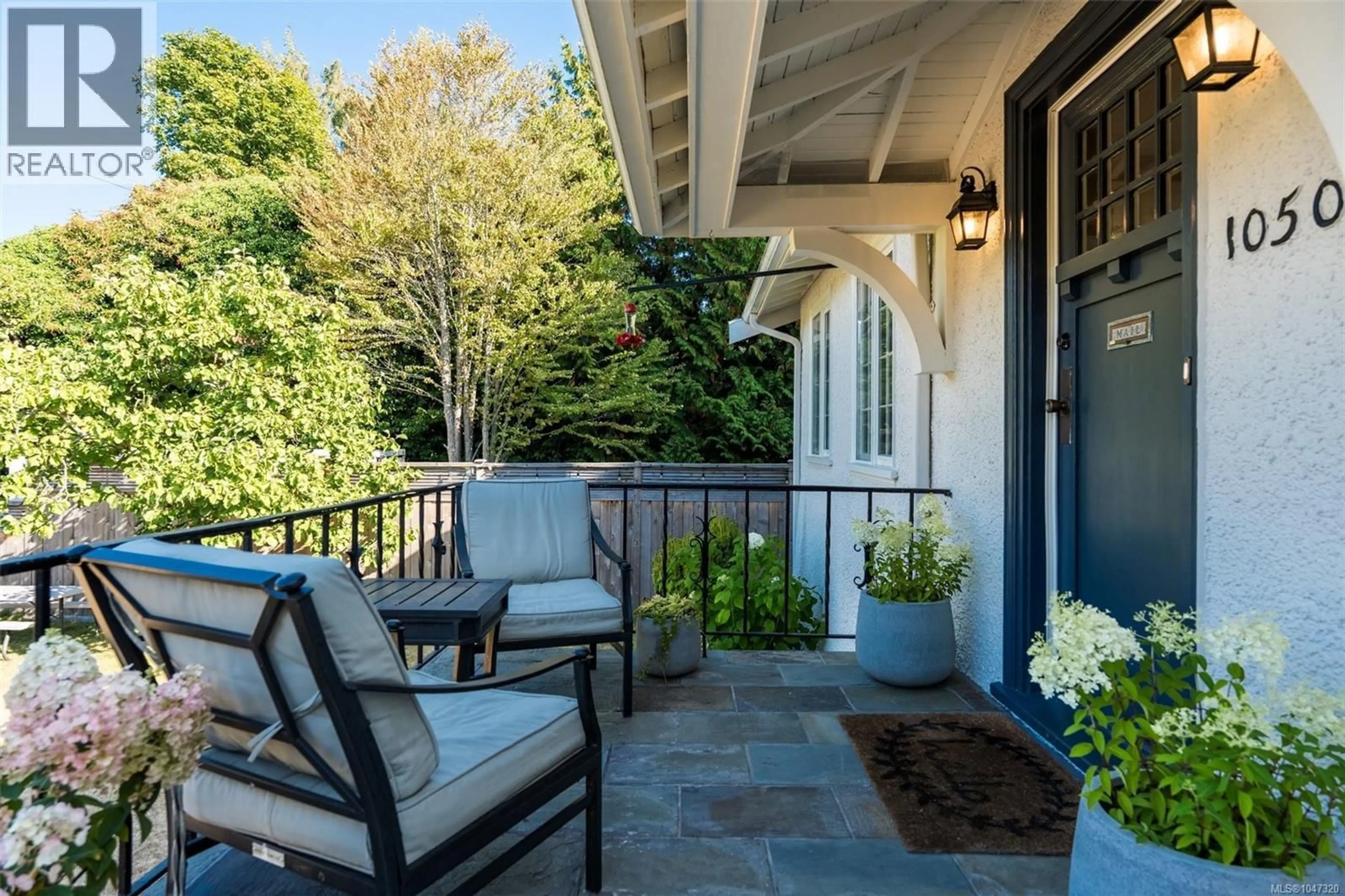 Patio, street for 1050 DEAL STREET, Oak Bay British Columbia V8S5G5