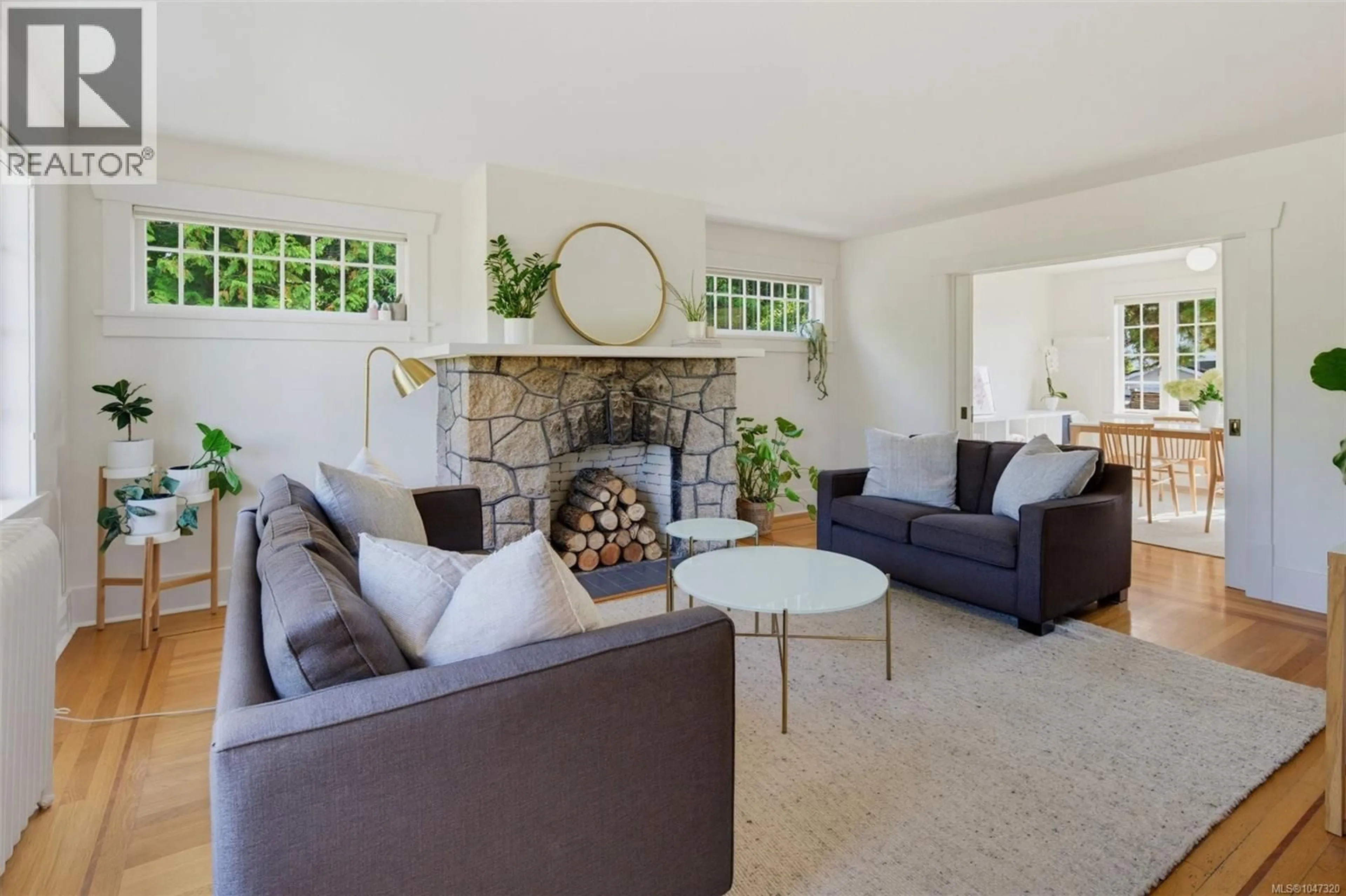 Living room with furniture, unknown for 1050 DEAL STREET, Oak Bay British Columbia V8S5G5