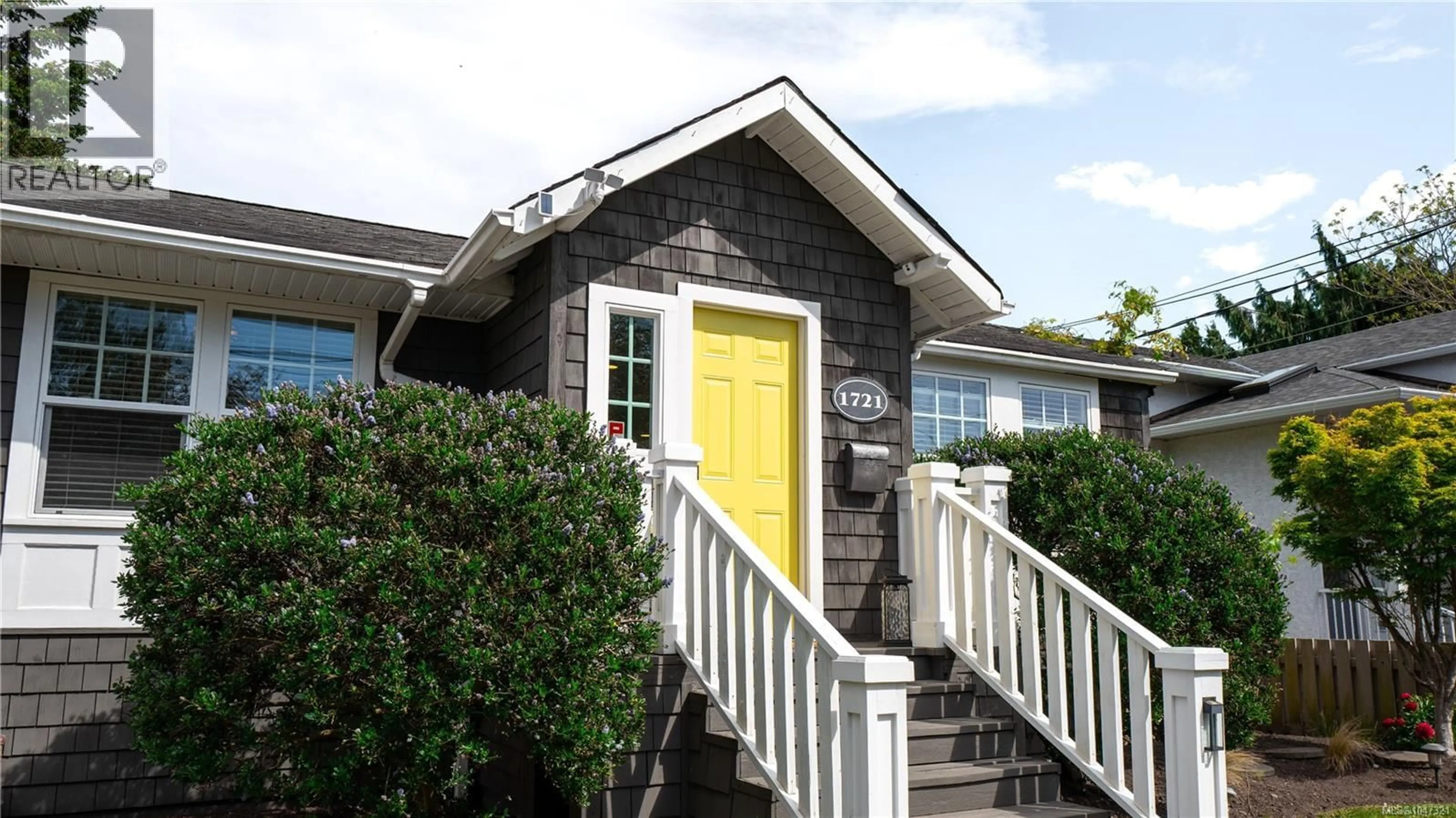 Home with vinyl exterior material, street for 1721 AMPHION STREET, Victoria British Columbia V8R4Z8