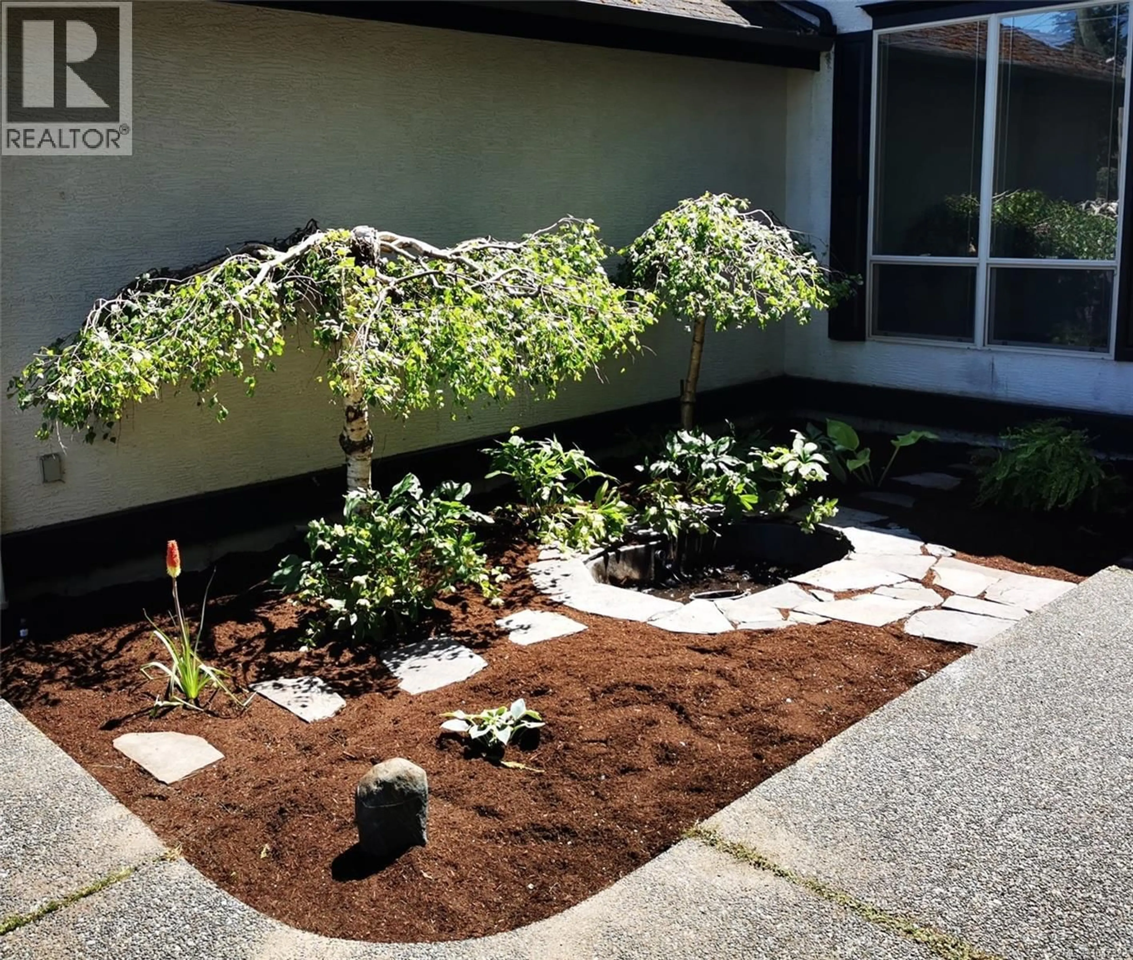 Patio, street for 538 ROWAN DRIVE, Qualicum Beach British Columbia V9K1K1