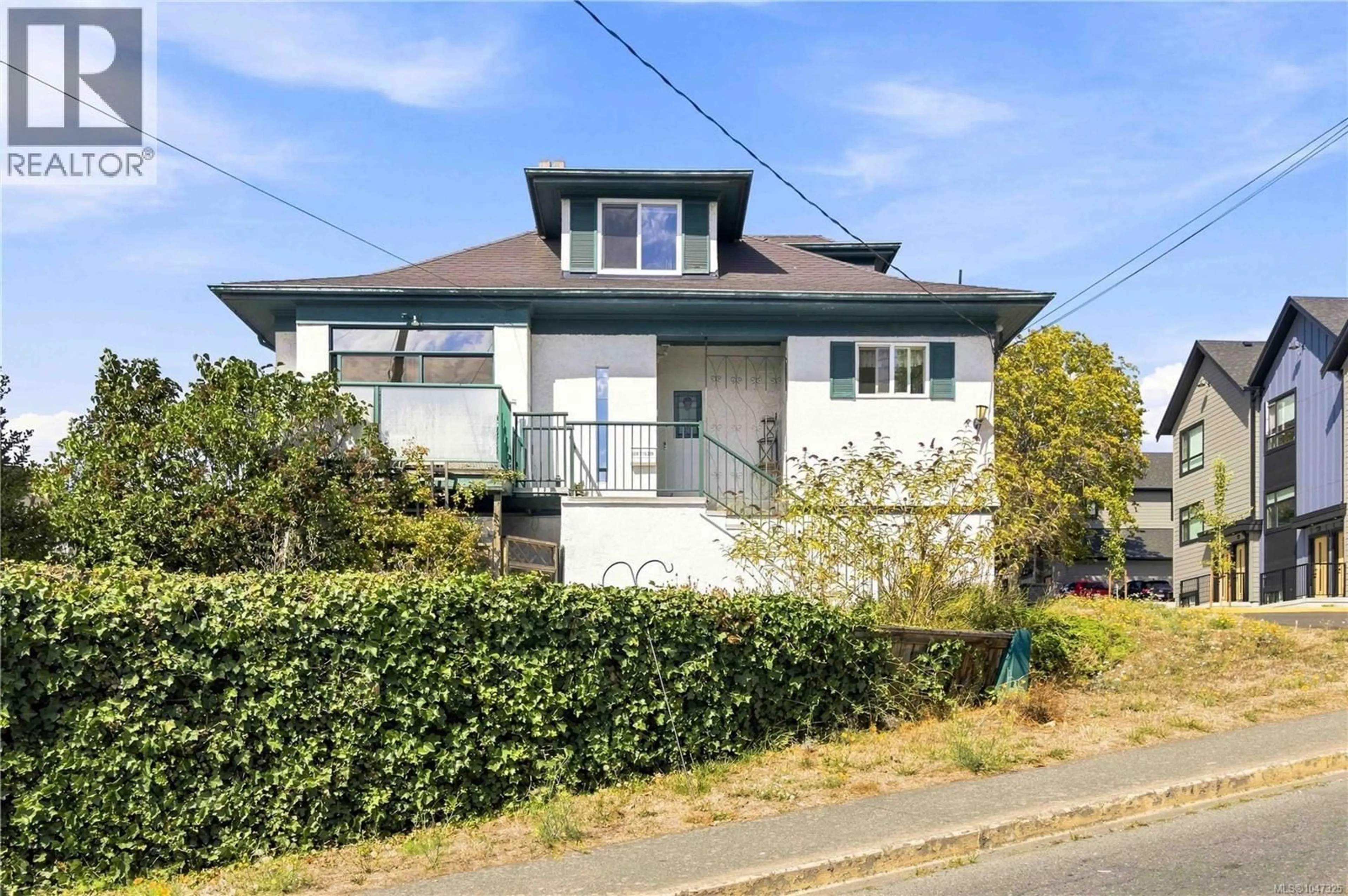 Home with vinyl exterior material, street for 504 WILSON STREET, Victoria British Columbia V9A3G7