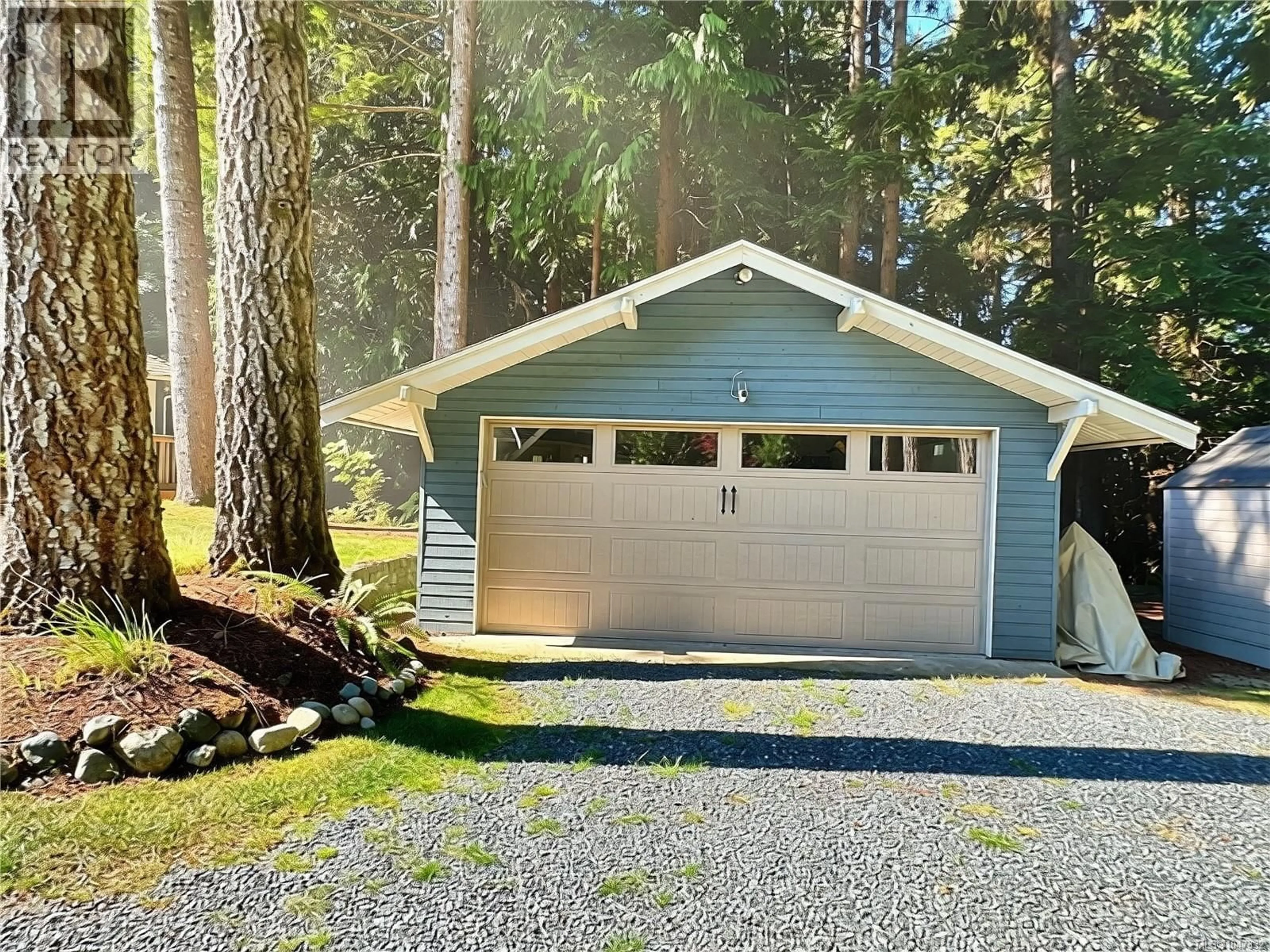 Indoor garage for 324 CHESTER ROAD, Qualicum Beach British Columbia V9K1B9